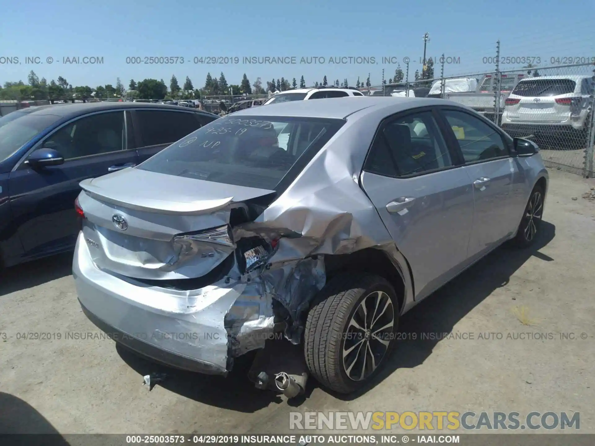 4 Photograph of a damaged car 2T1BURHE7KC138399 TOYOTA COROLLA 2019