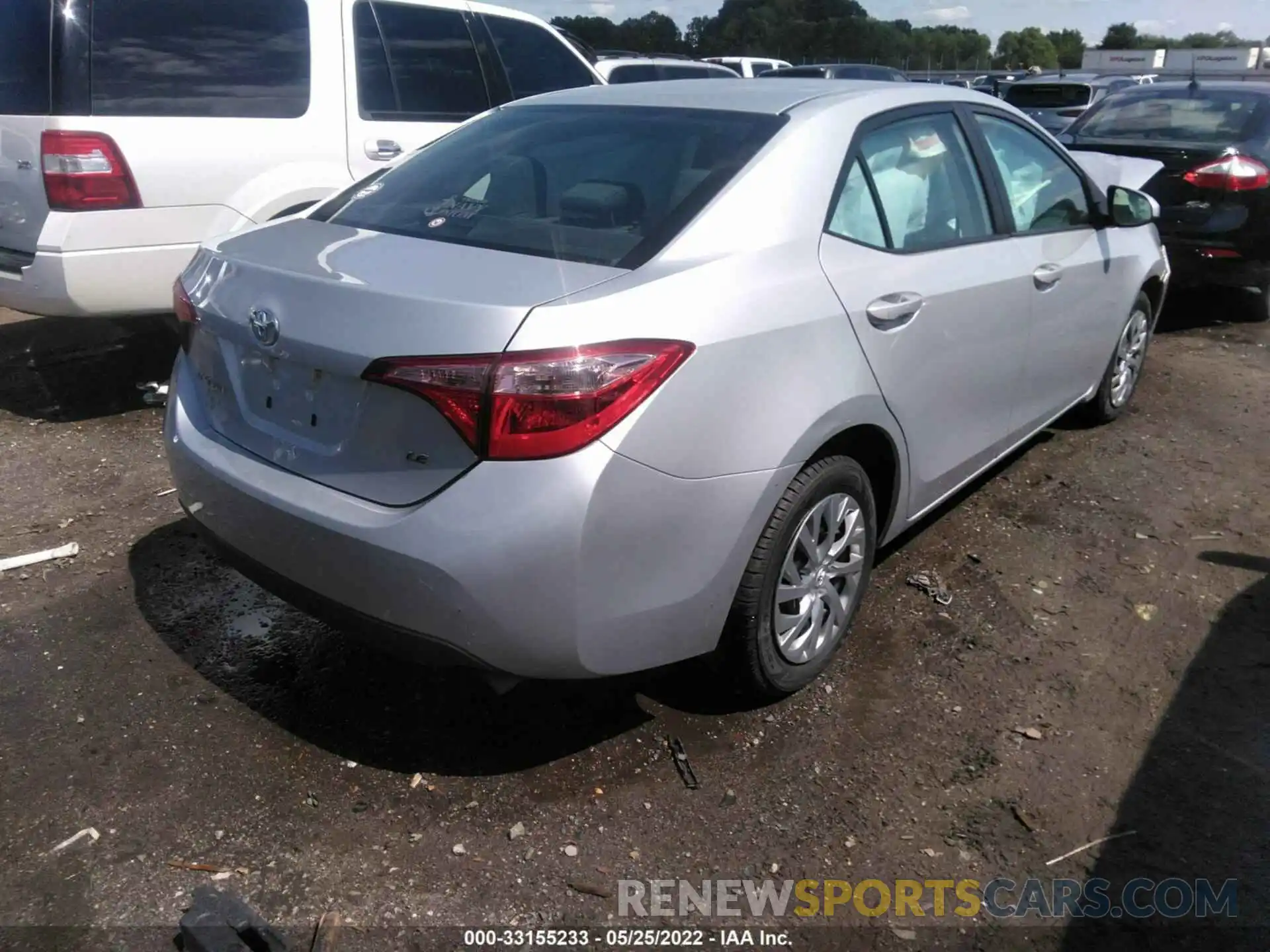 4 Photograph of a damaged car 2T1BURHE7KC138693 TOYOTA COROLLA 2019