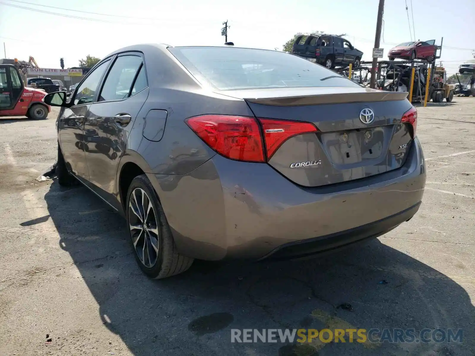 3 Photograph of a damaged car 2T1BURHE7KC139052 TOYOTA COROLLA 2019