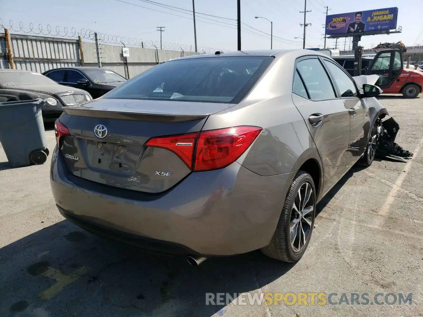 4 Photograph of a damaged car 2T1BURHE7KC139052 TOYOTA COROLLA 2019