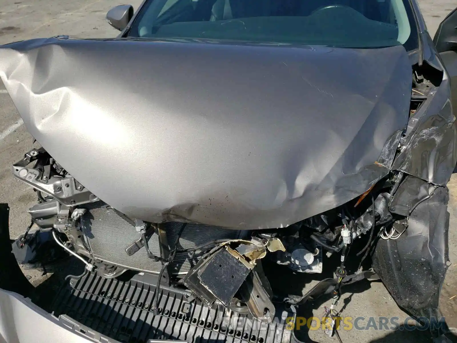 7 Photograph of a damaged car 2T1BURHE7KC139052 TOYOTA COROLLA 2019