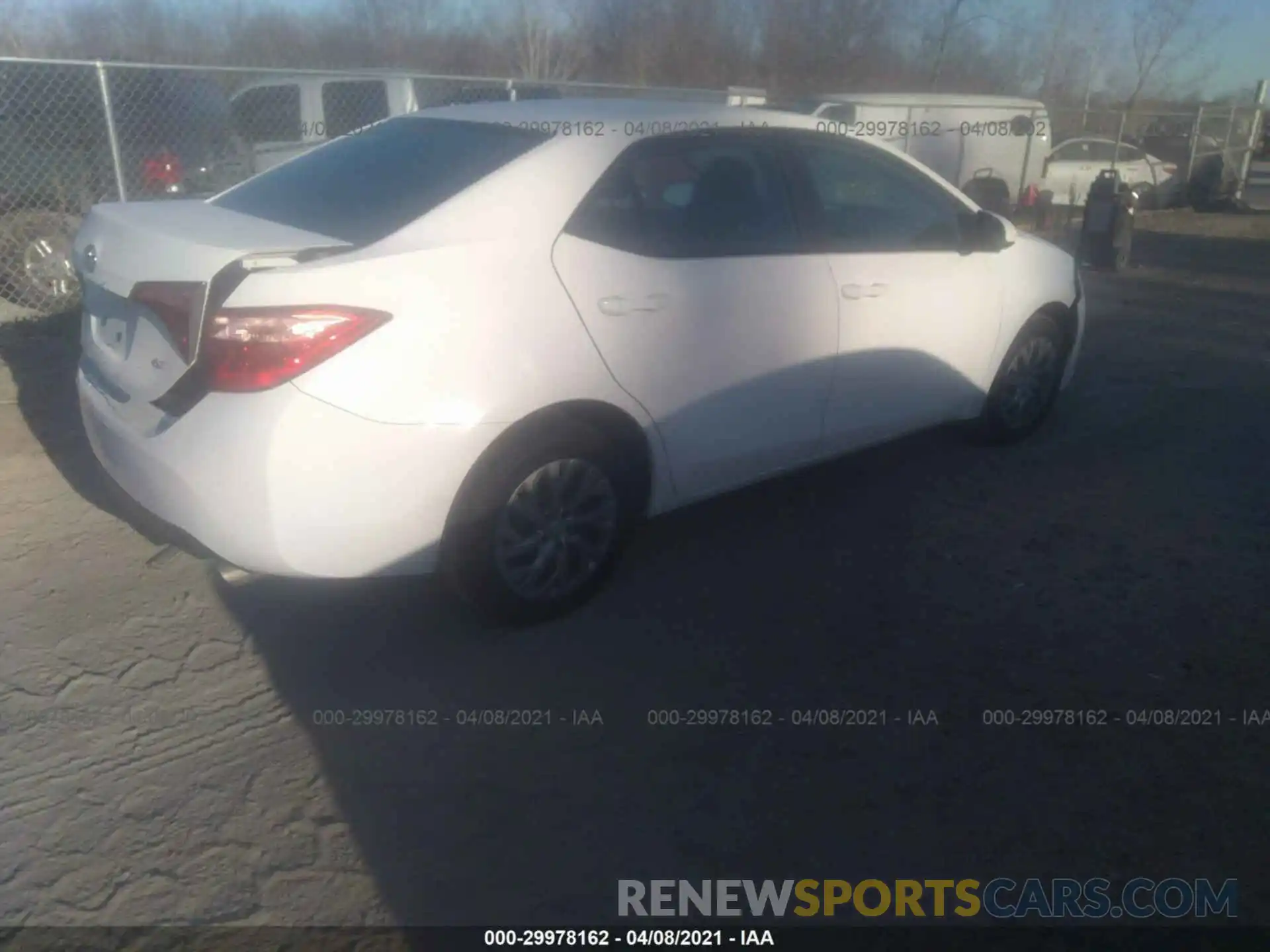 4 Photograph of a damaged car 2T1BURHE7KC140590 TOYOTA COROLLA 2019