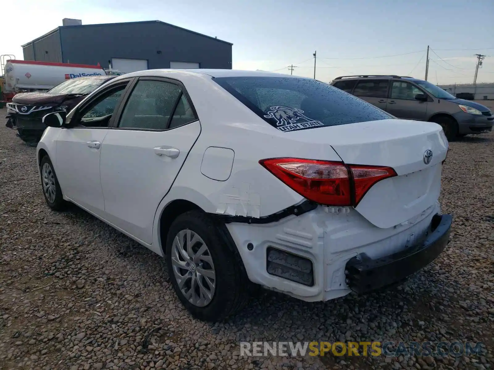 3 Photograph of a damaged car 2T1BURHE7KC140749 TOYOTA COROLLA 2019