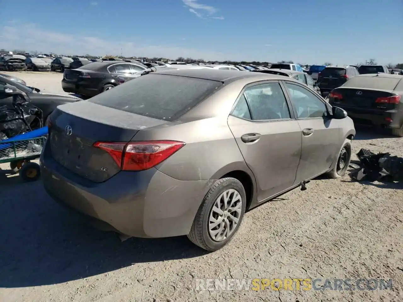 4 Photograph of a damaged car 2T1BURHE7KC140945 TOYOTA COROLLA 2019