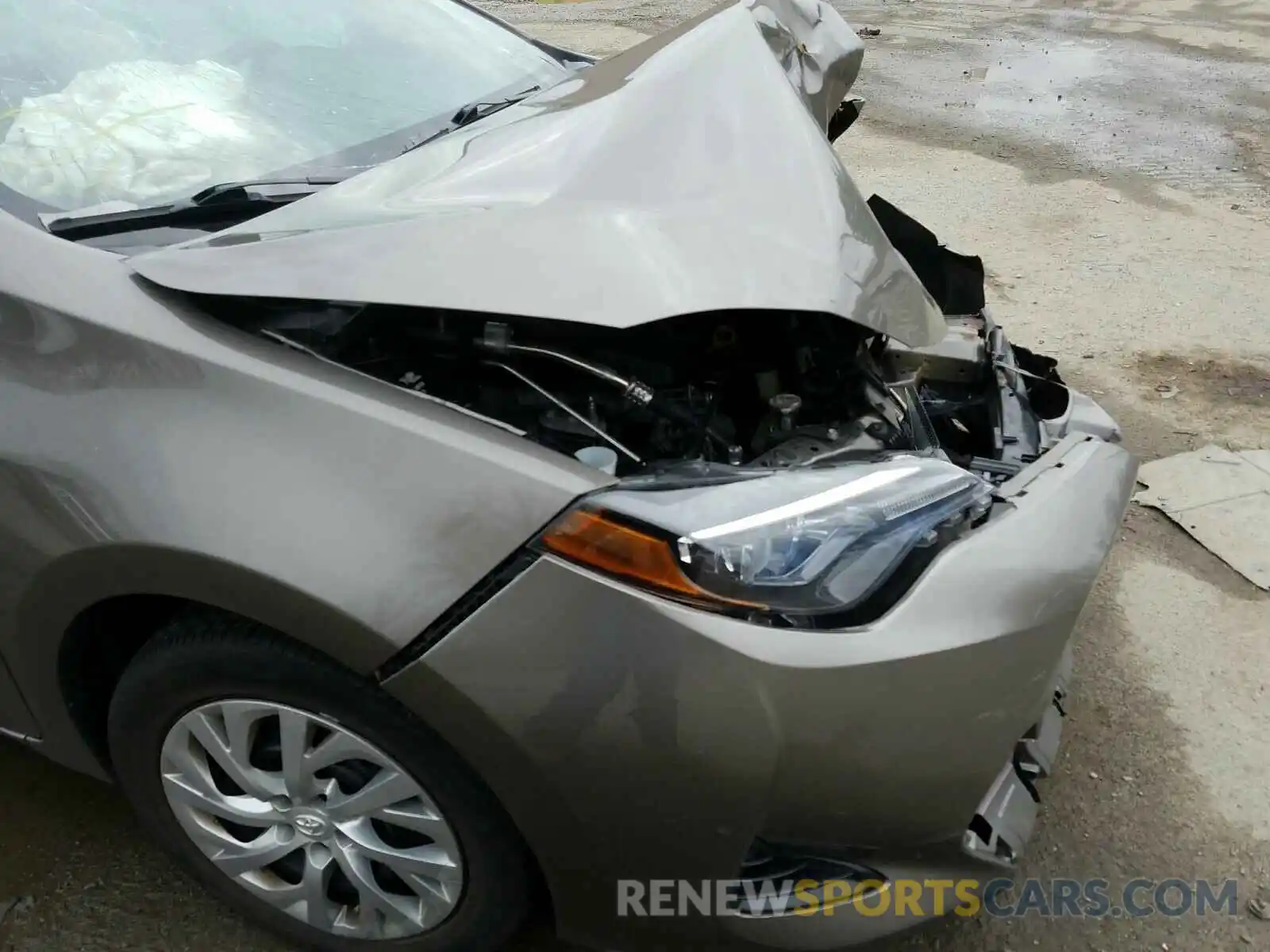 9 Photograph of a damaged car 2T1BURHE7KC142517 TOYOTA COROLLA 2019