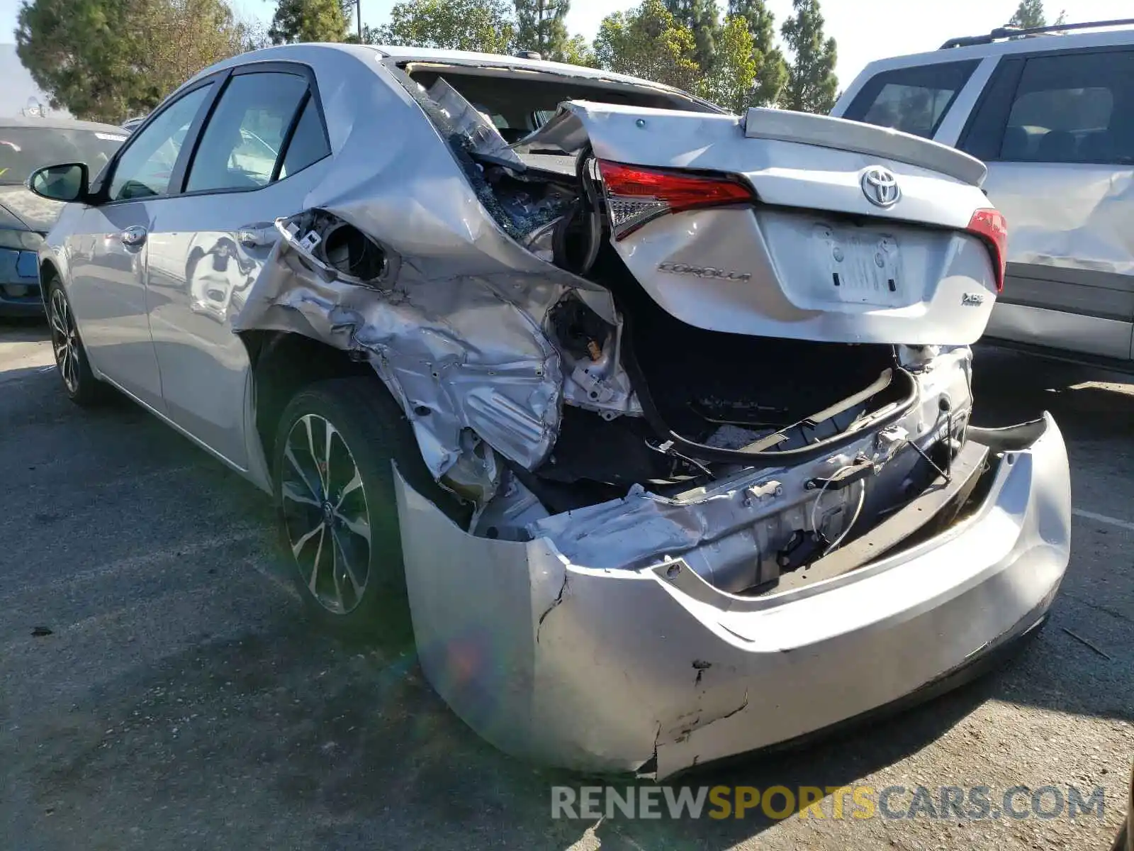 3 Фотография поврежденного автомобиля 2T1BURHE7KC142596 TOYOTA COROLLA 2019