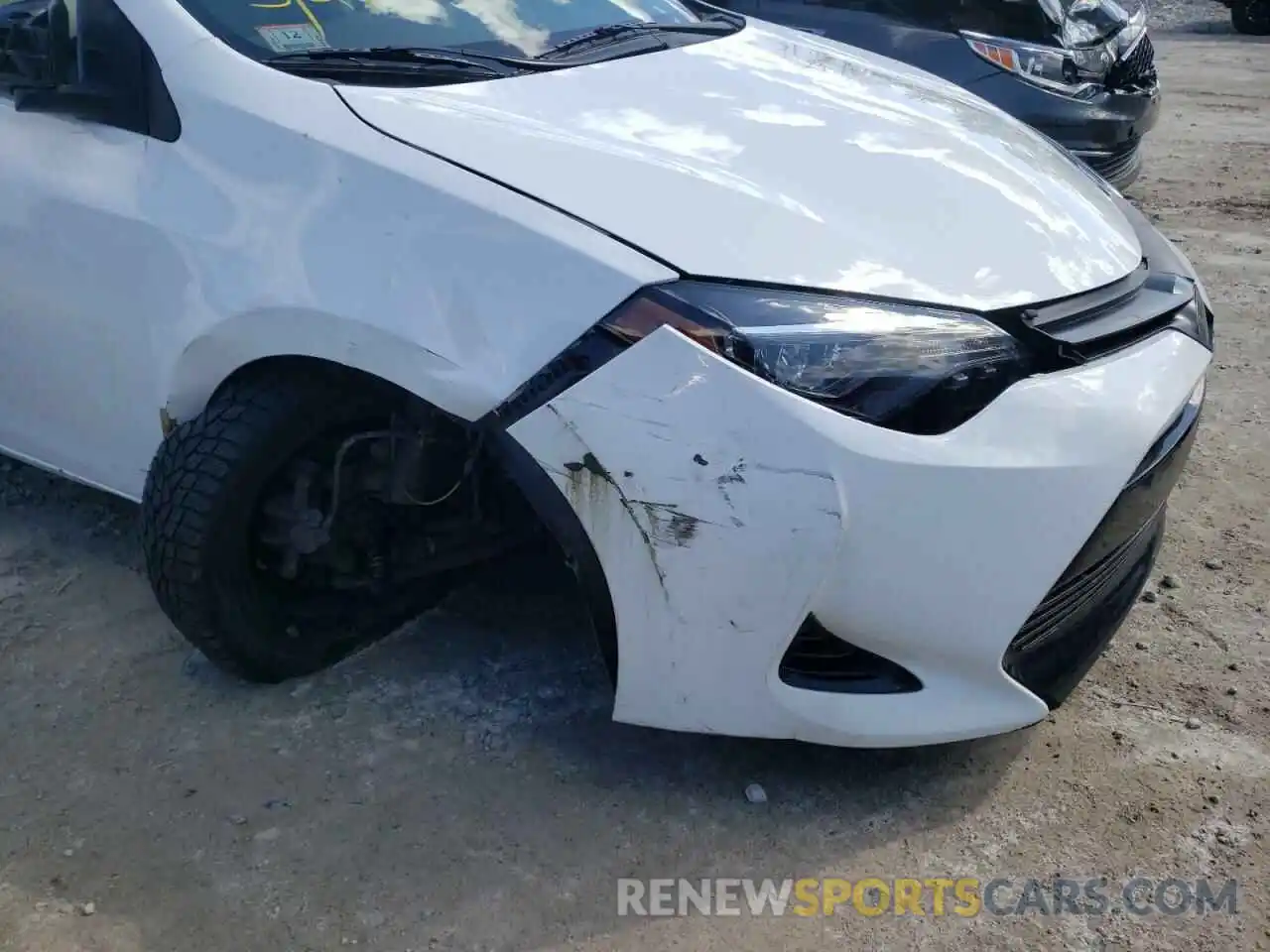 9 Photograph of a damaged car 2T1BURHE7KC142615 TOYOTA COROLLA 2019