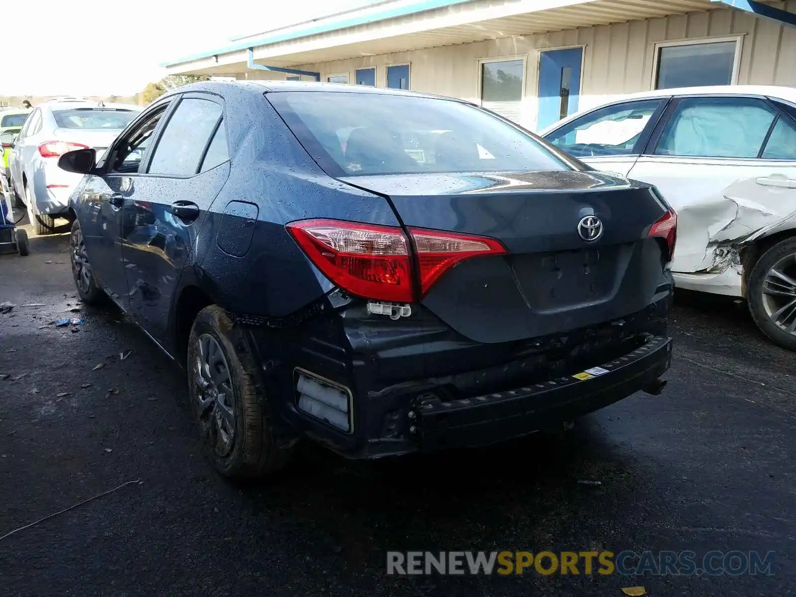 3 Photograph of a damaged car 2T1BURHE7KC142954 TOYOTA COROLLA 2019