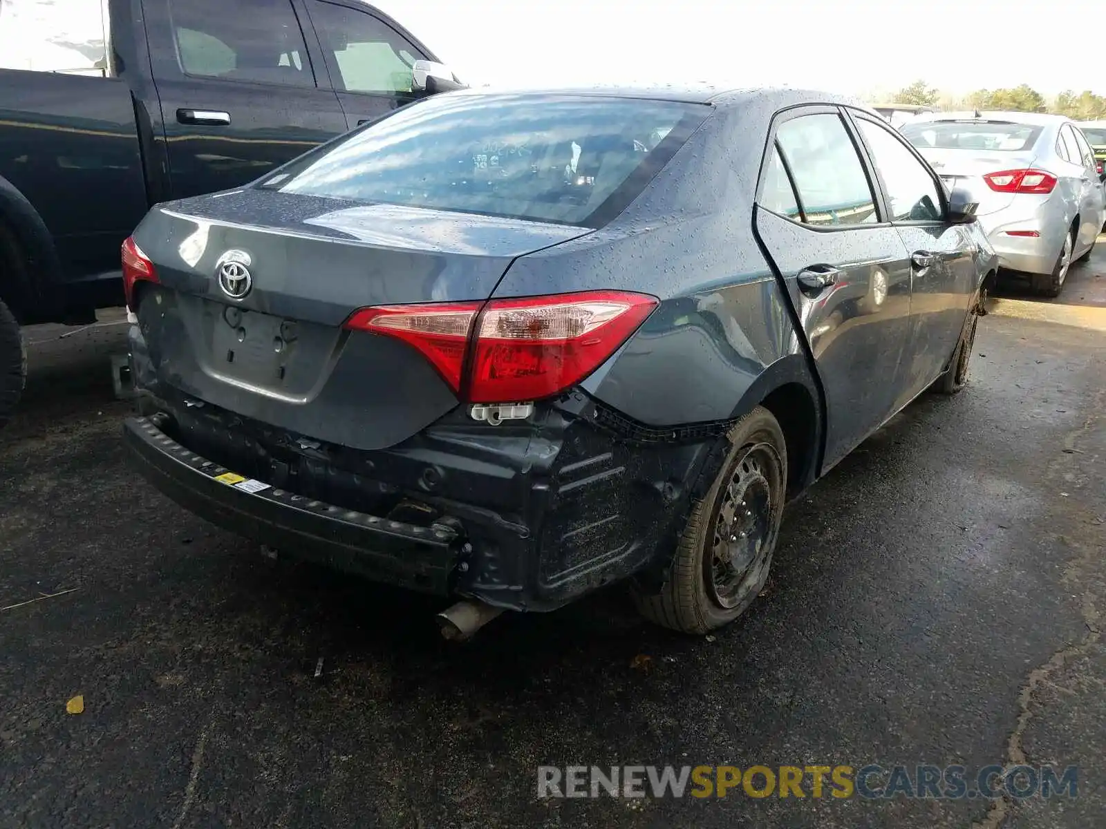 4 Photograph of a damaged car 2T1BURHE7KC142954 TOYOTA COROLLA 2019