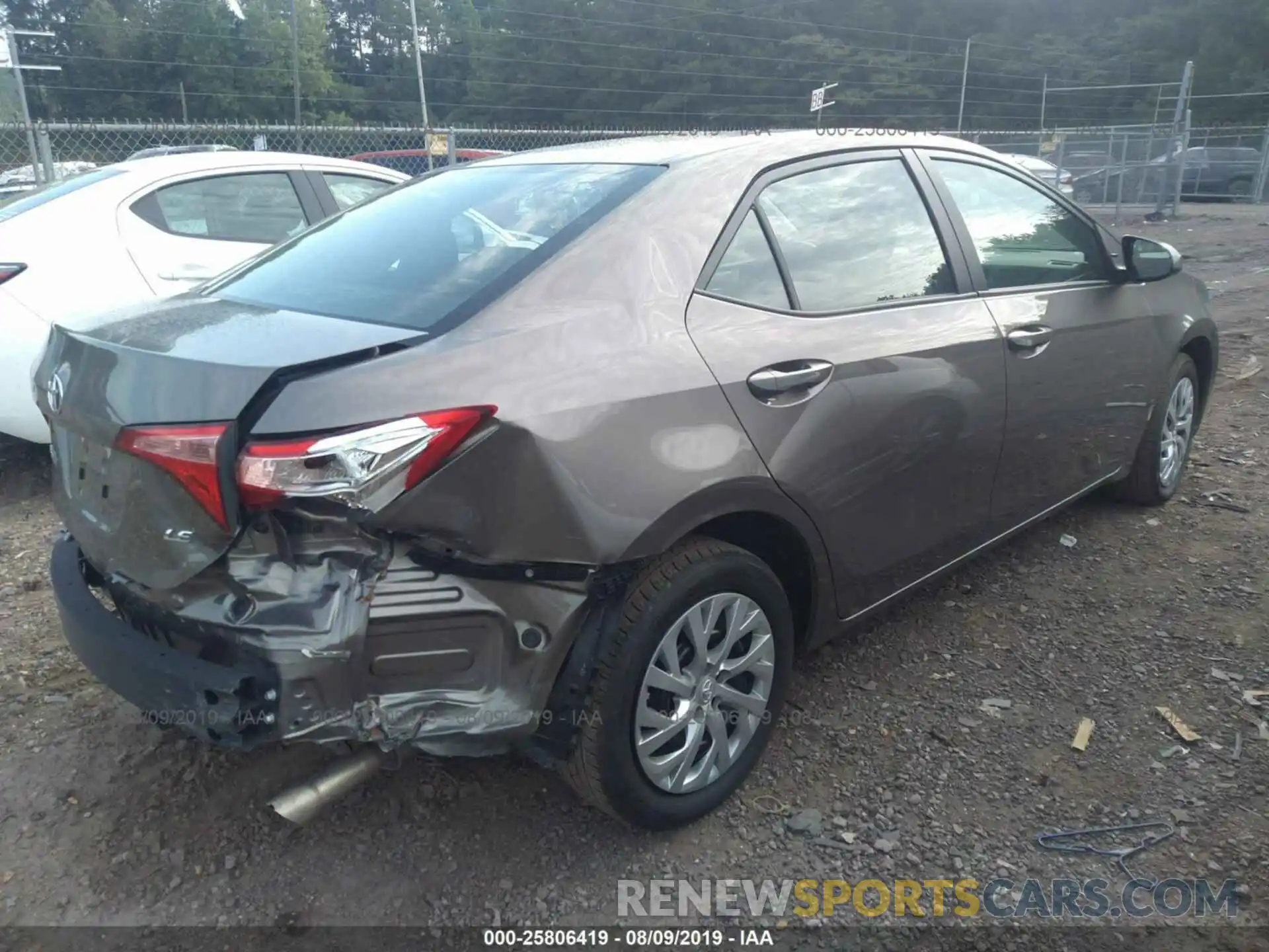 4 Photograph of a damaged car 2T1BURHE7KC143859 TOYOTA COROLLA 2019