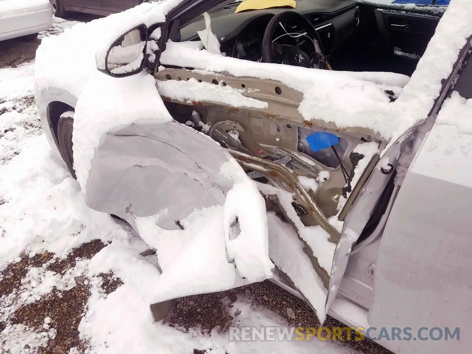 10 Photograph of a damaged car 2T1BURHE7KC147782 TOYOTA COROLLA 2019