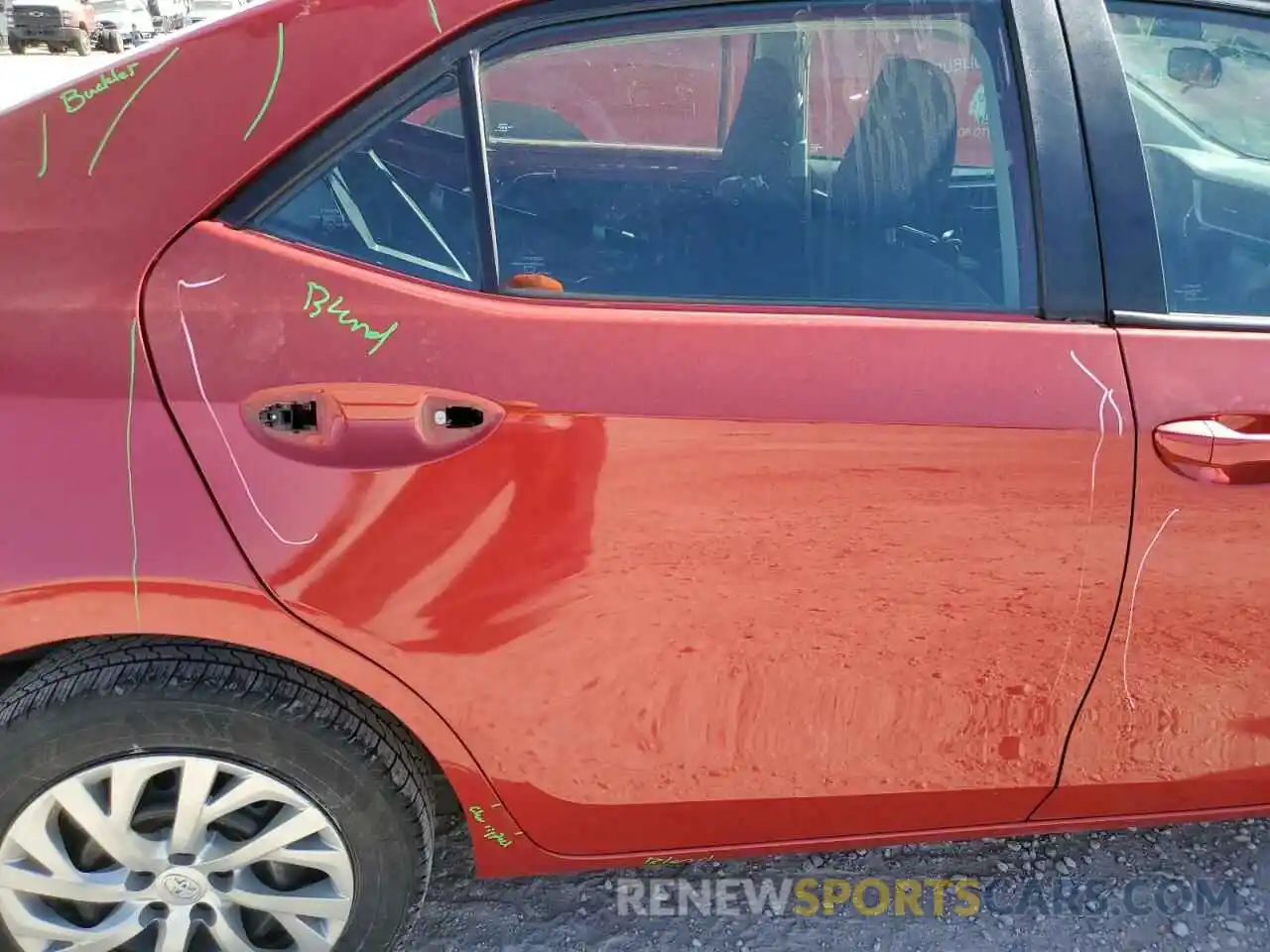 10 Photograph of a damaged car 2T1BURHE7KC147930 TOYOTA COROLLA 2019