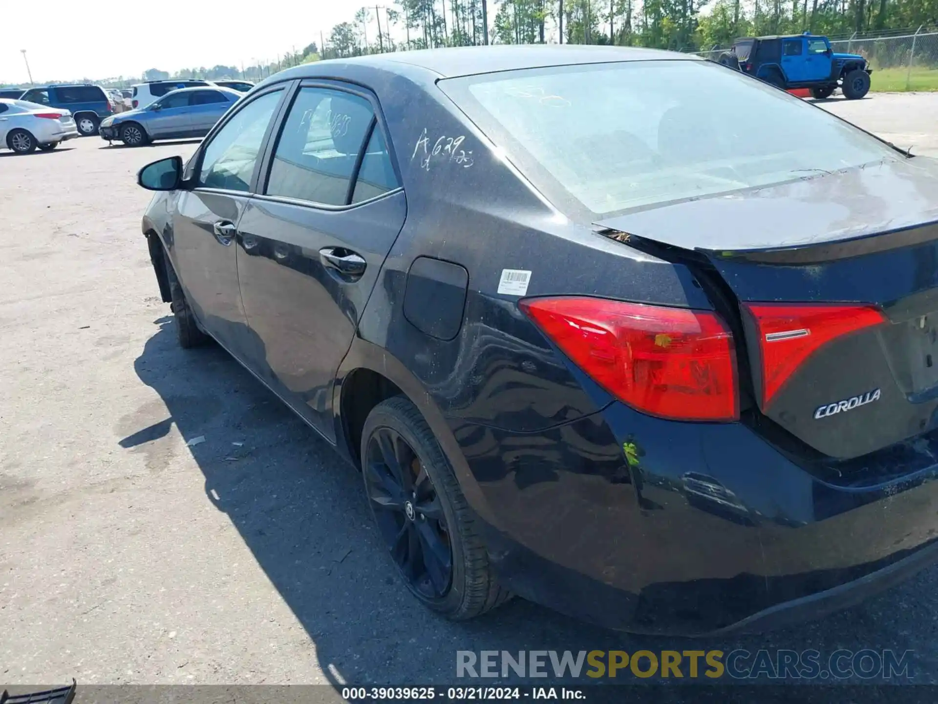 3 Photograph of a damaged car 2T1BURHE7KC151881 TOYOTA COROLLA 2019