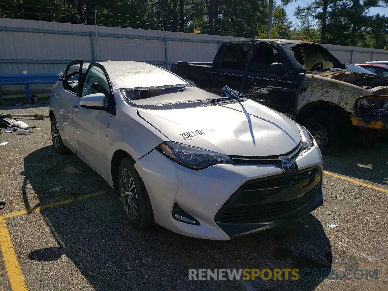 1 Photograph of a damaged car 2T1BURHE7KC153887 TOYOTA COROLLA 2019