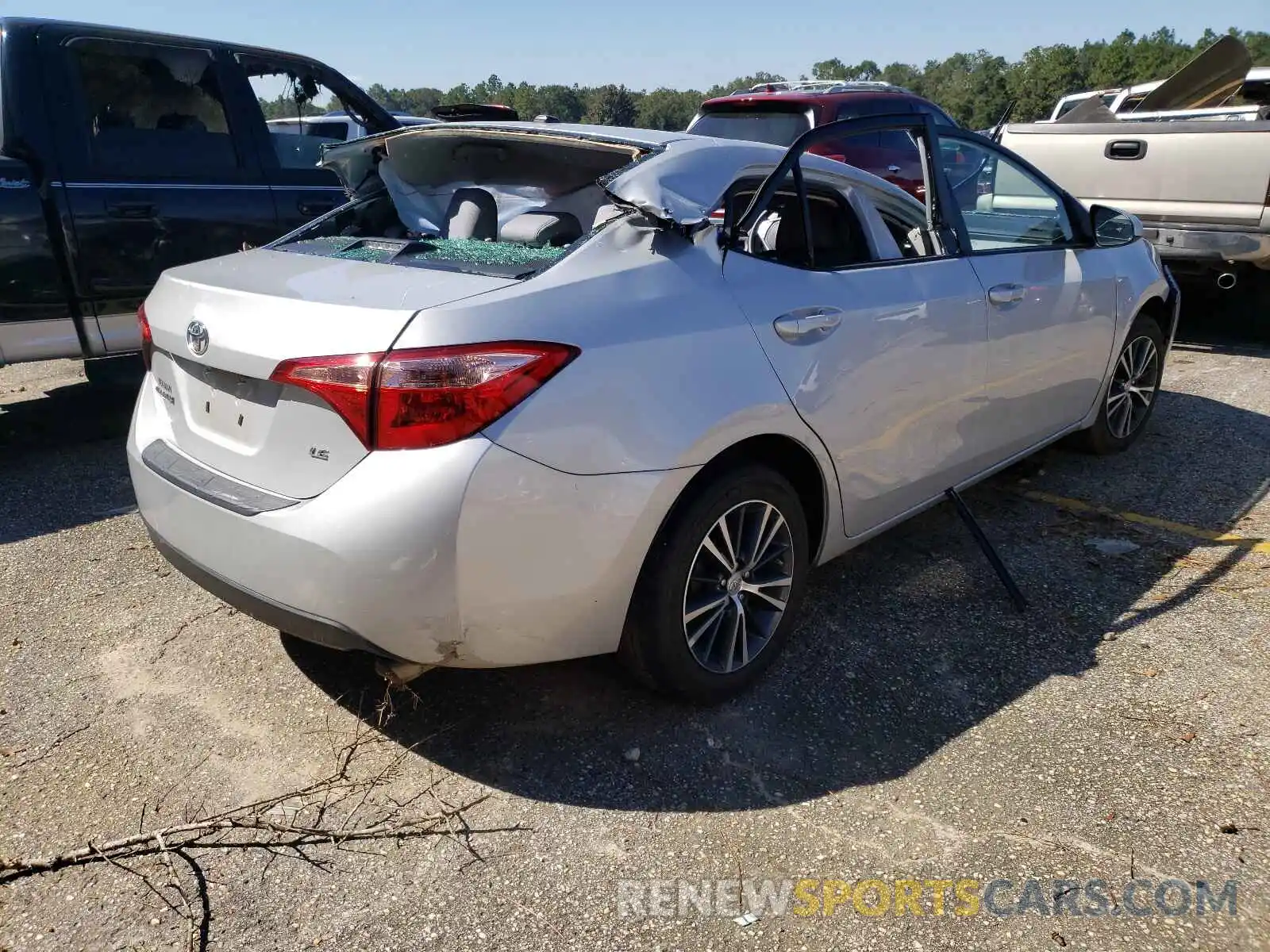 4 Photograph of a damaged car 2T1BURHE7KC153887 TOYOTA COROLLA 2019