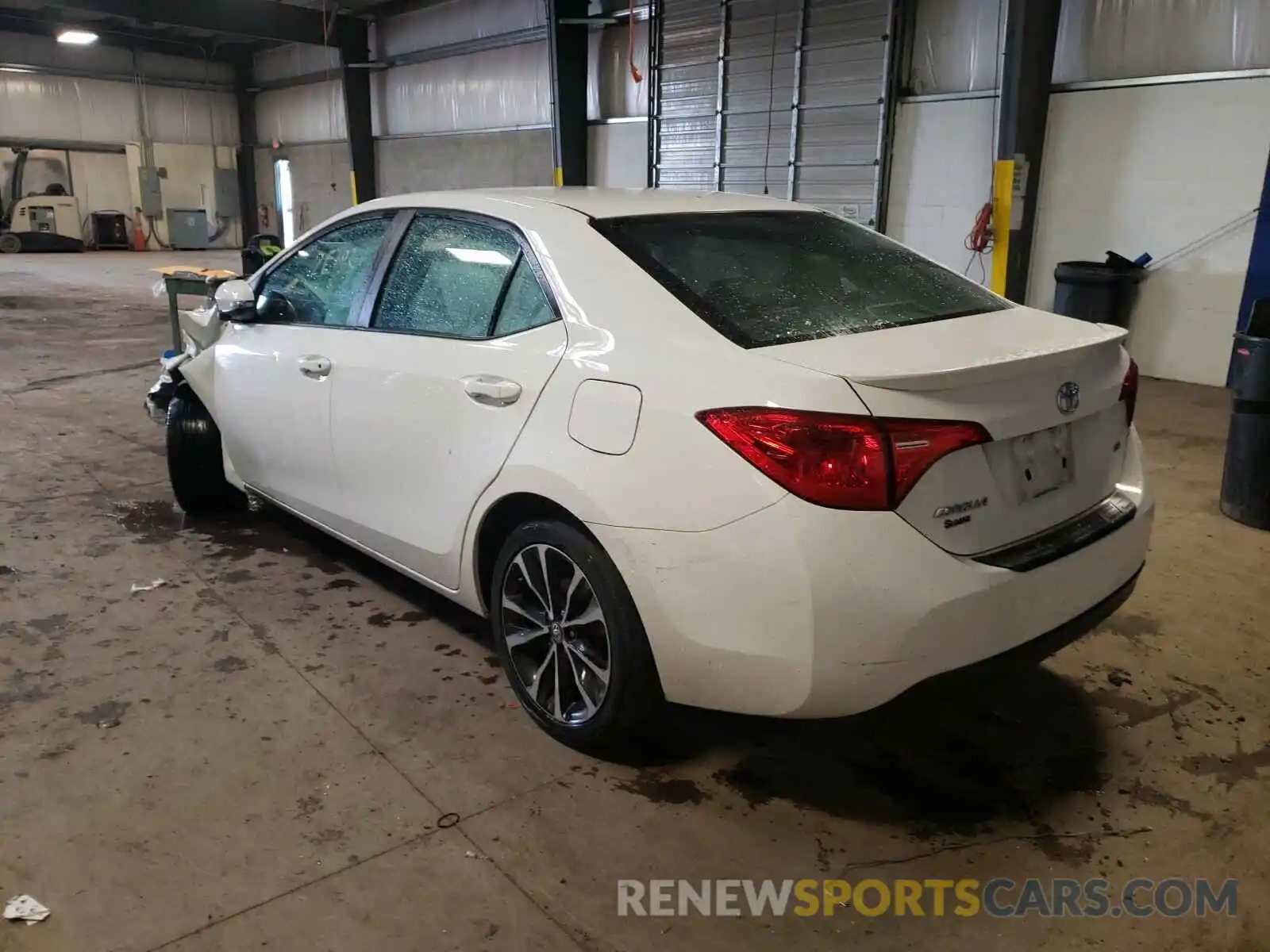 3 Photograph of a damaged car 2T1BURHE7KC154229 TOYOTA COROLLA 2019