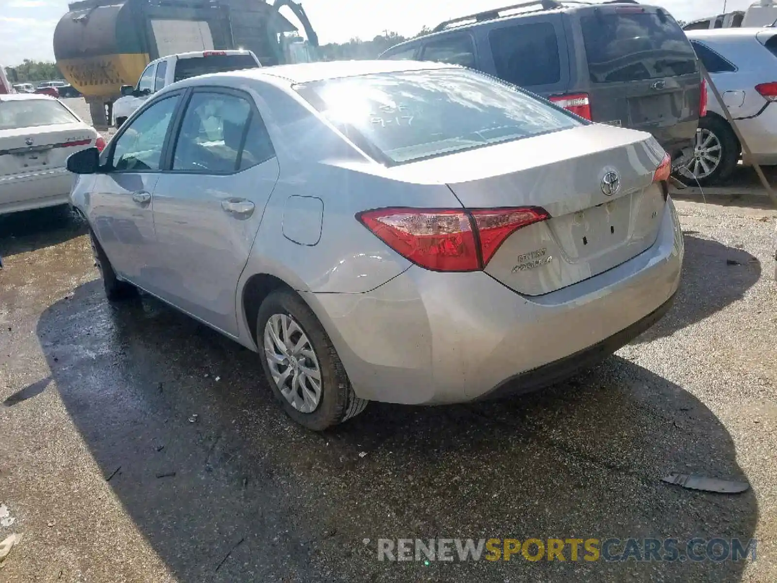 3 Photograph of a damaged car 2T1BURHE7KC155171 TOYOTA COROLLA 2019