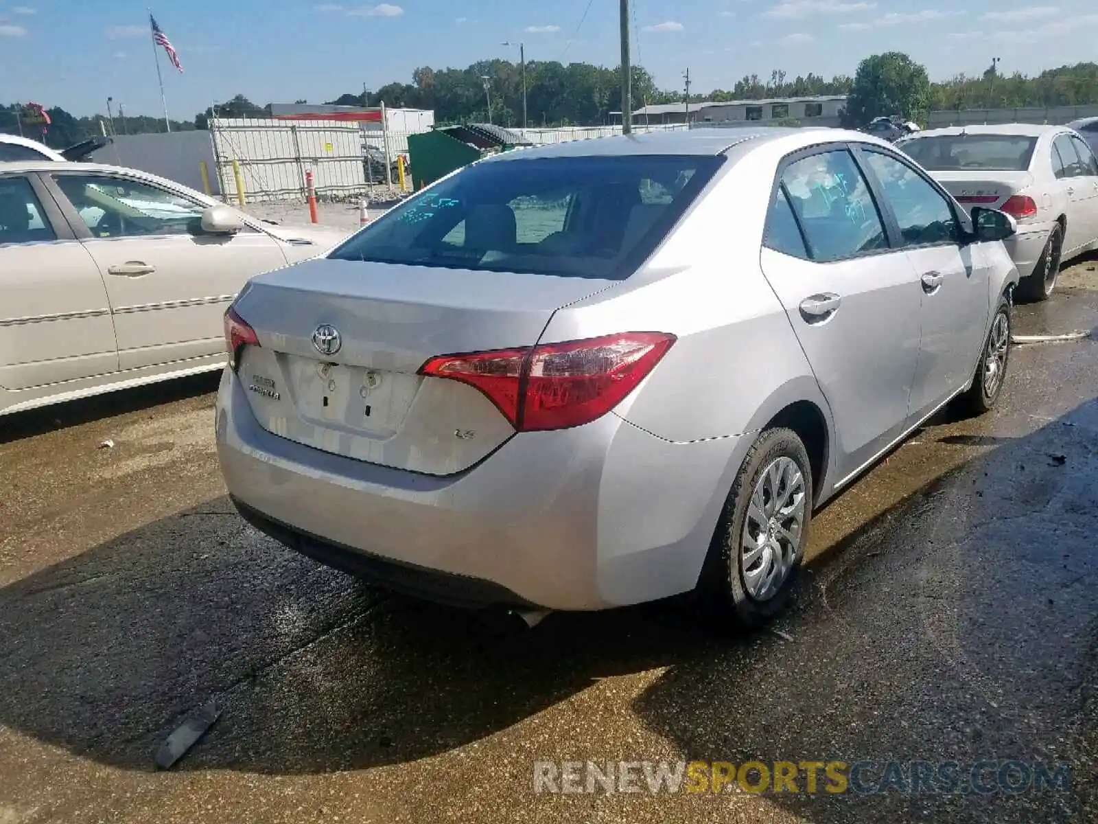 4 Photograph of a damaged car 2T1BURHE7KC155171 TOYOTA COROLLA 2019