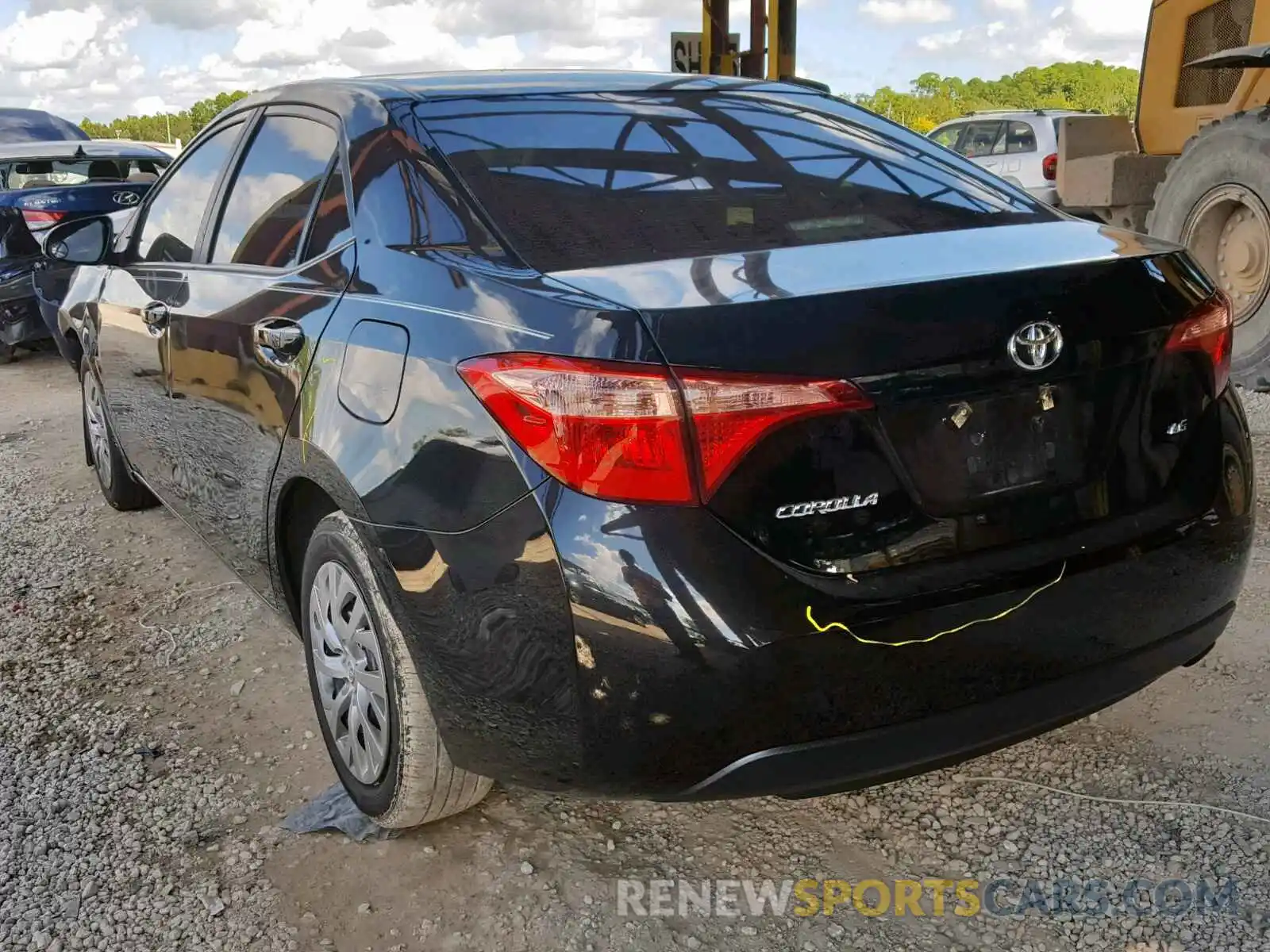 3 Photograph of a damaged car 2T1BURHE7KC155820 TOYOTA COROLLA 2019