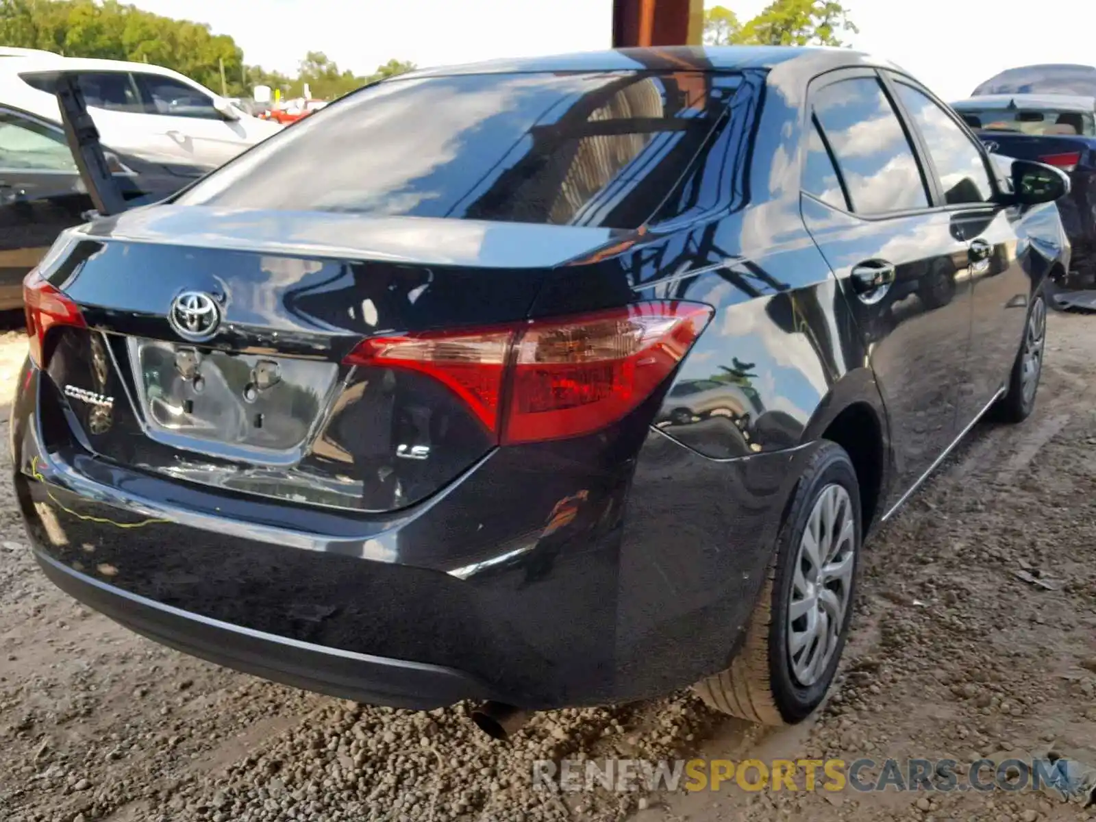 4 Photograph of a damaged car 2T1BURHE7KC155820 TOYOTA COROLLA 2019