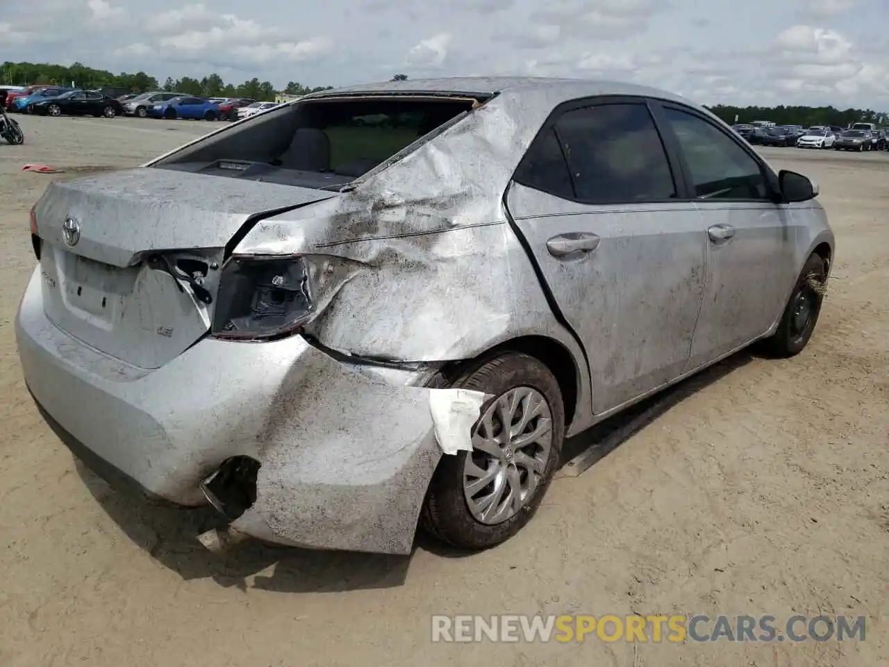 4 Photograph of a damaged car 2T1BURHE7KC156126 TOYOTA COROLLA 2019