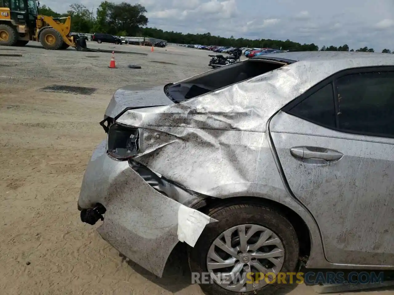 9 Photograph of a damaged car 2T1BURHE7KC156126 TOYOTA COROLLA 2019