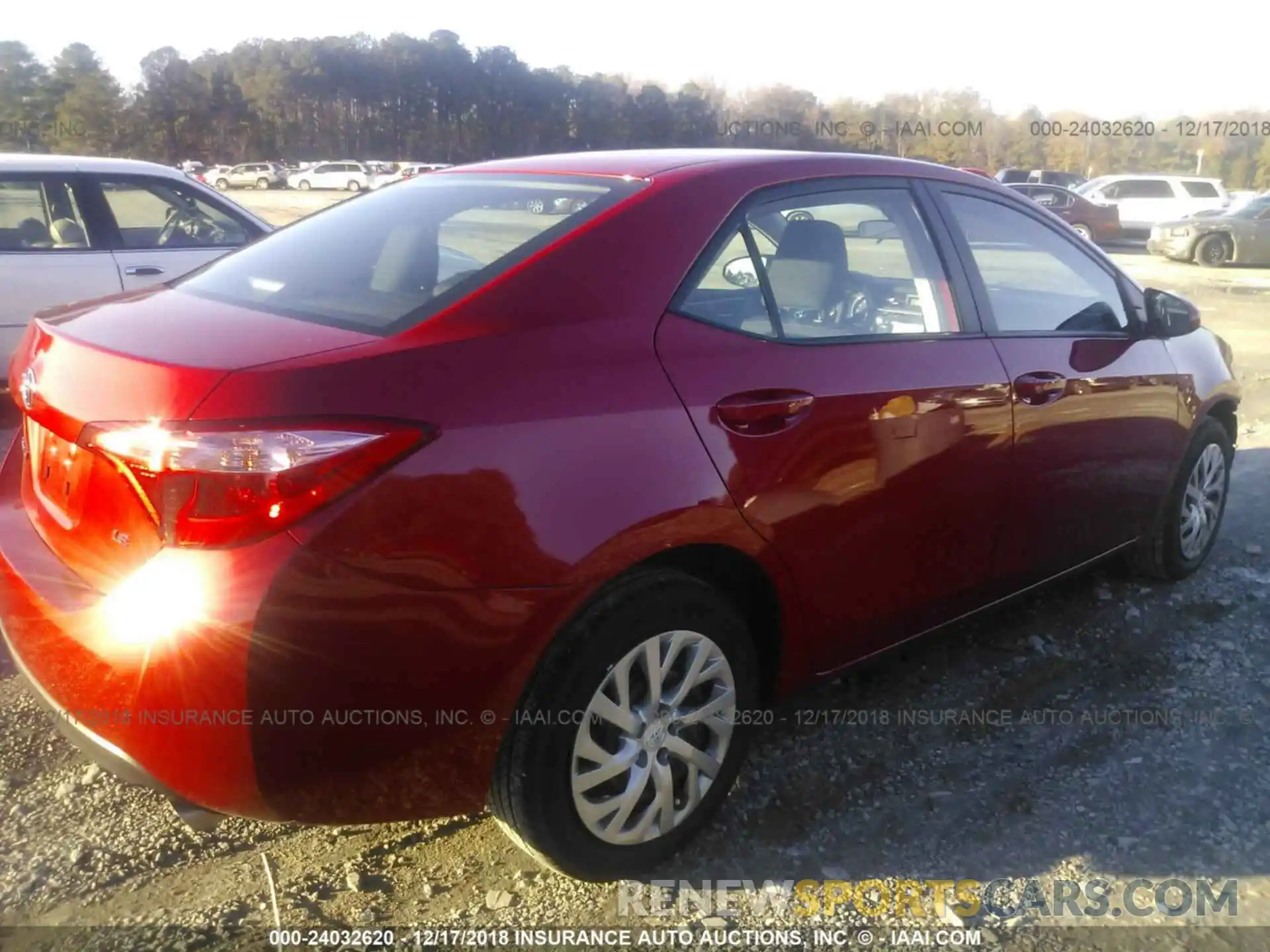 4 Photograph of a damaged car 2T1BURHE7KC156918 TOYOTA COROLLA 2019