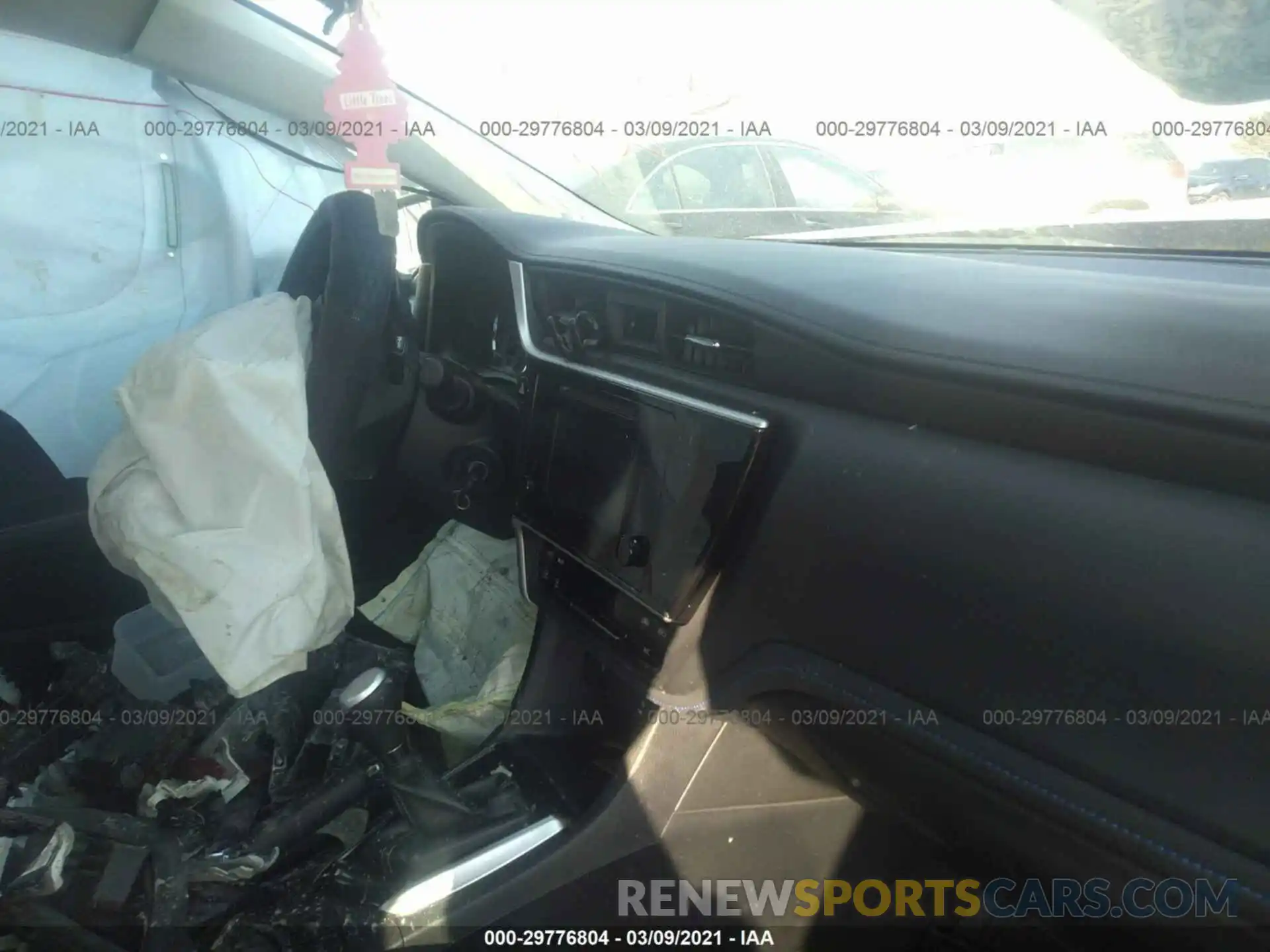 5 Photograph of a damaged car 2T1BURHE7KC157535 TOYOTA COROLLA 2019