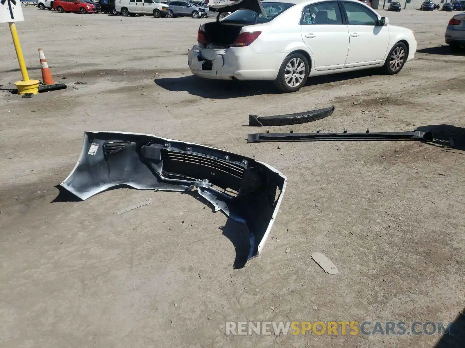9 Photograph of a damaged car 2T1BURHE7KC160323 TOYOTA COROLLA 2019