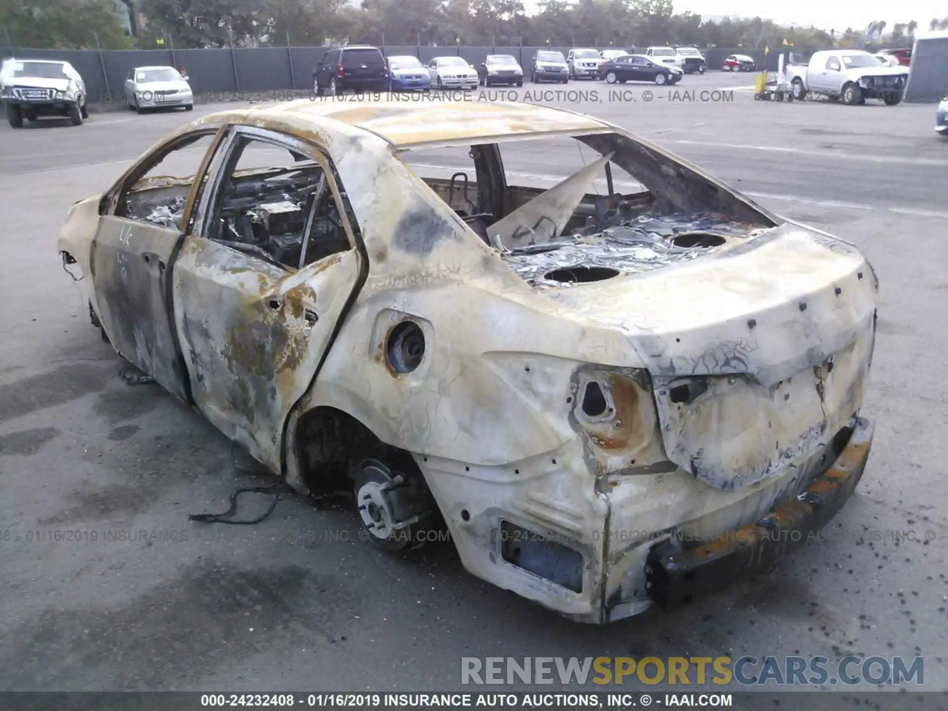 3 Photograph of a damaged car 2T1BURHE7KC160337 TOYOTA COROLLA 2019