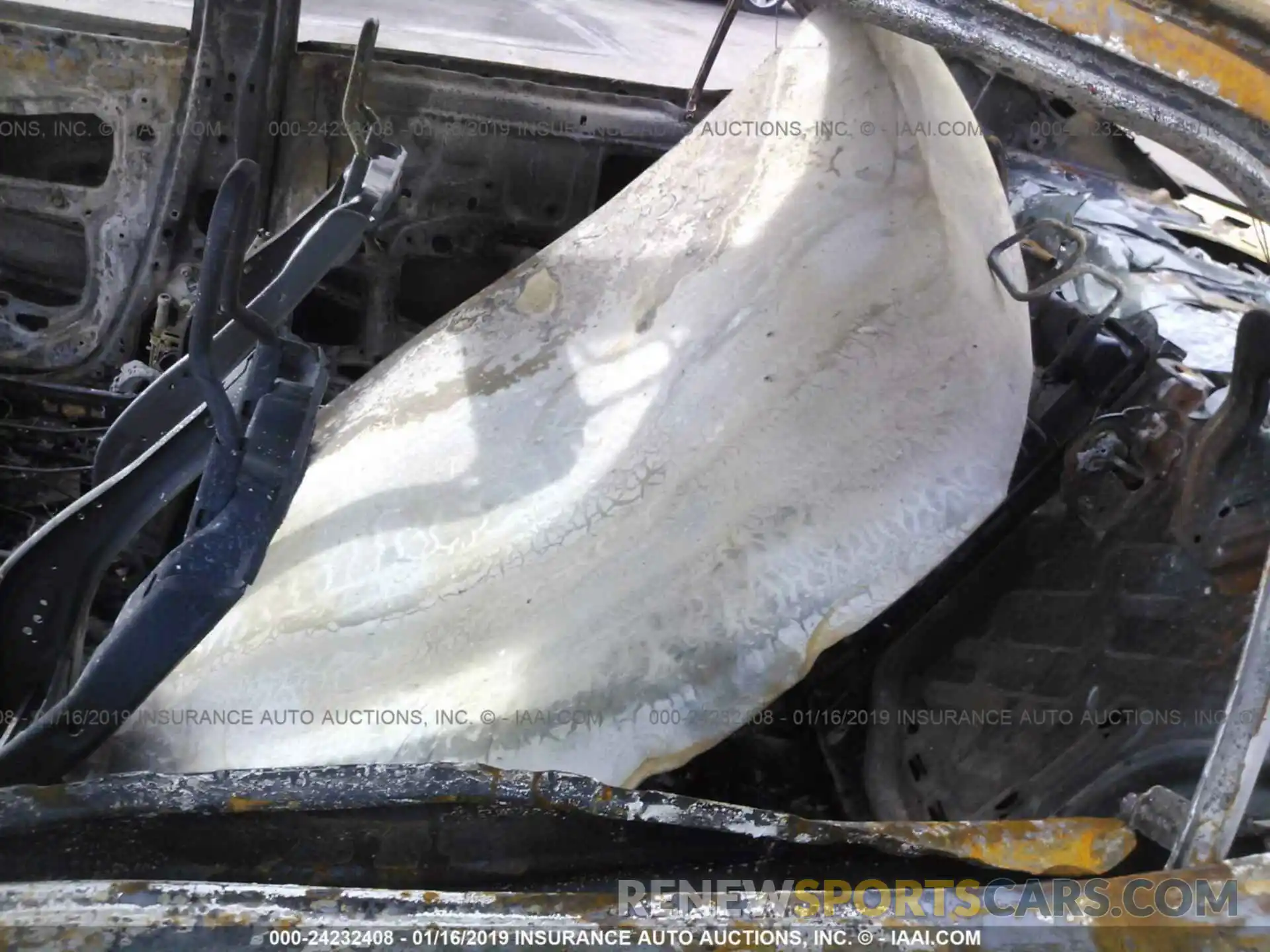 8 Photograph of a damaged car 2T1BURHE7KC160337 TOYOTA COROLLA 2019