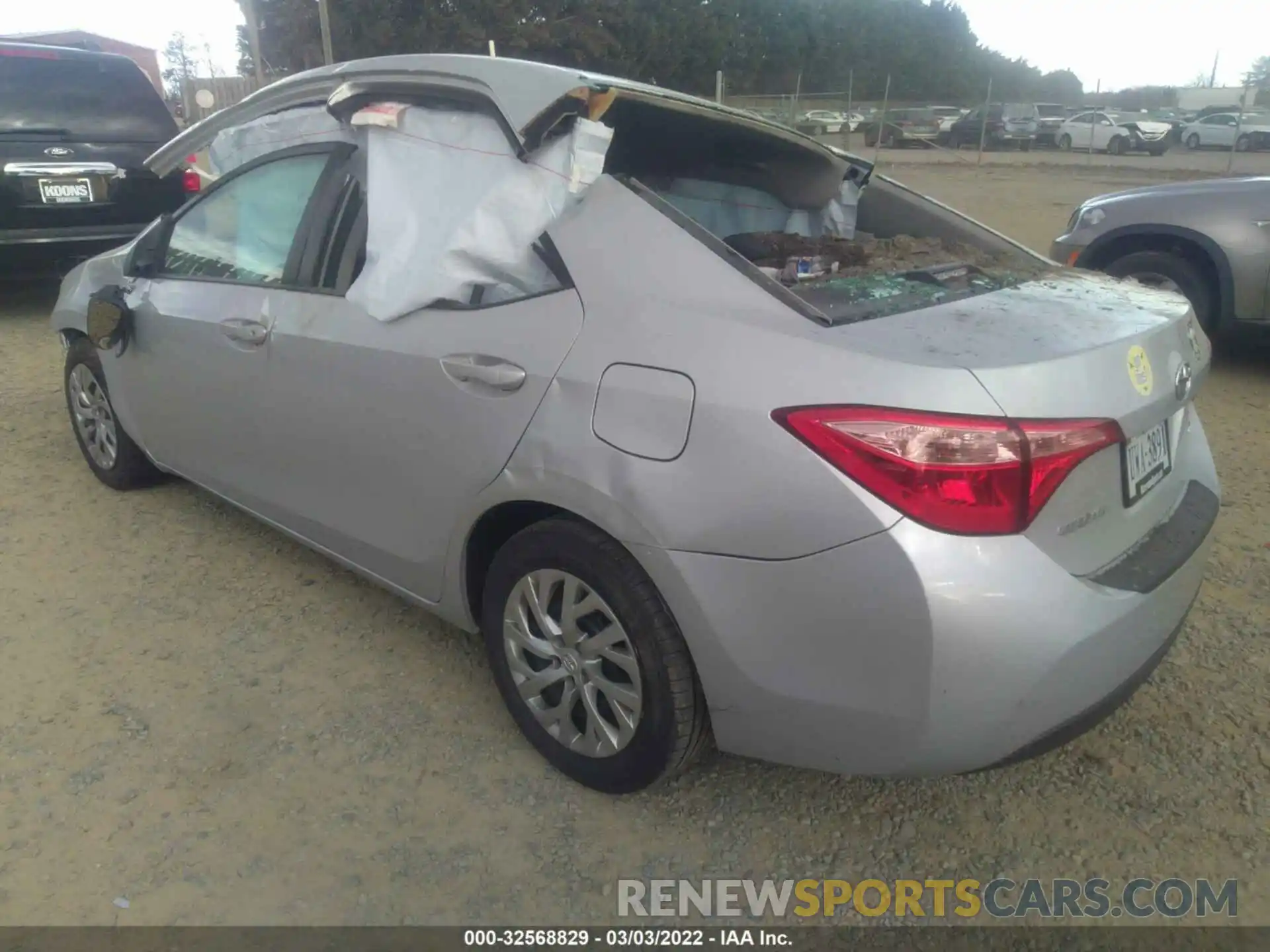 3 Photograph of a damaged car 2T1BURHE7KC160421 TOYOTA COROLLA 2019