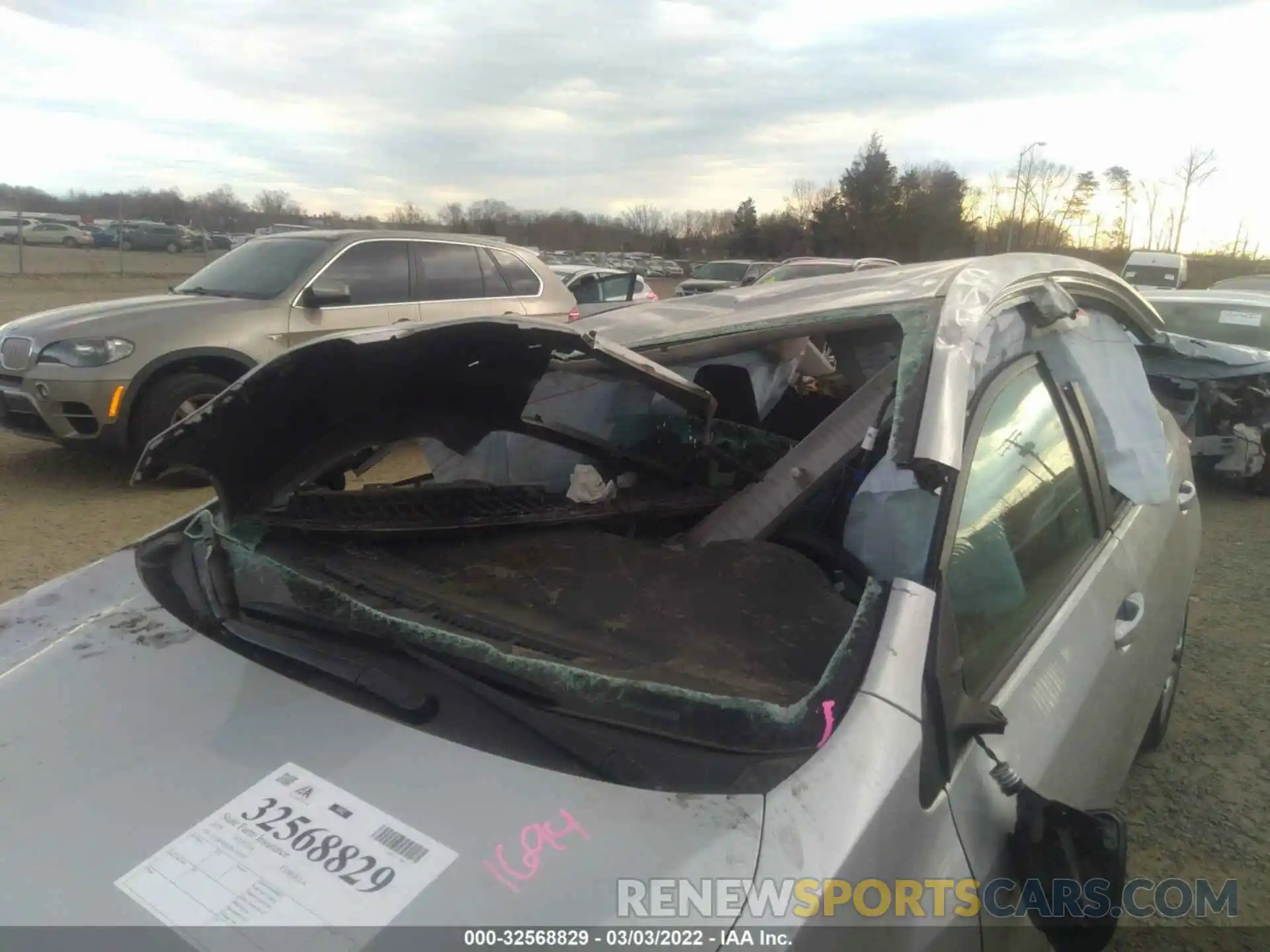 6 Photograph of a damaged car 2T1BURHE7KC160421 TOYOTA COROLLA 2019