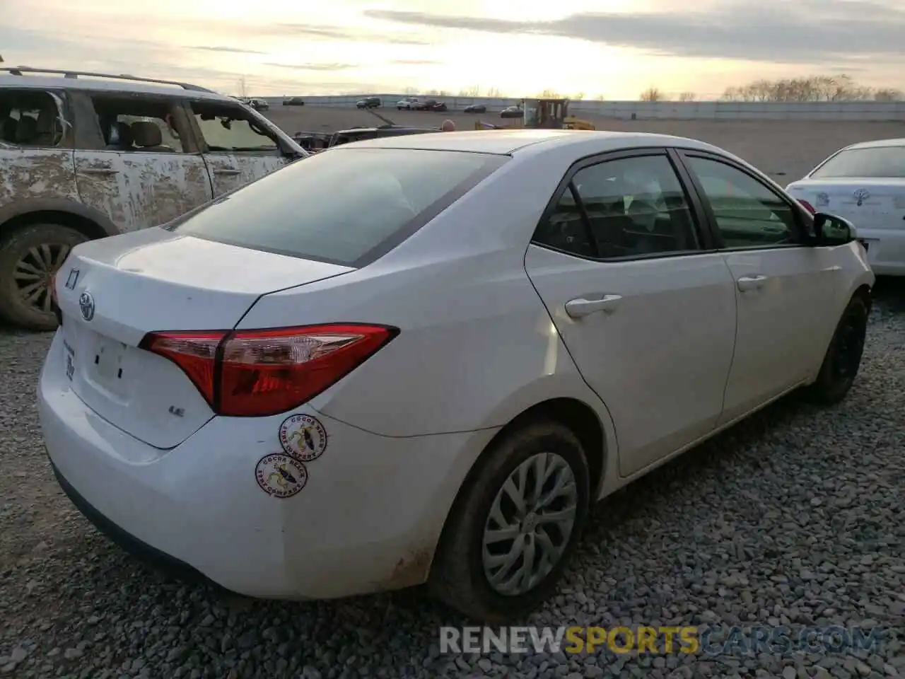 4 Photograph of a damaged car 2T1BURHE7KC162170 TOYOTA COROLLA 2019