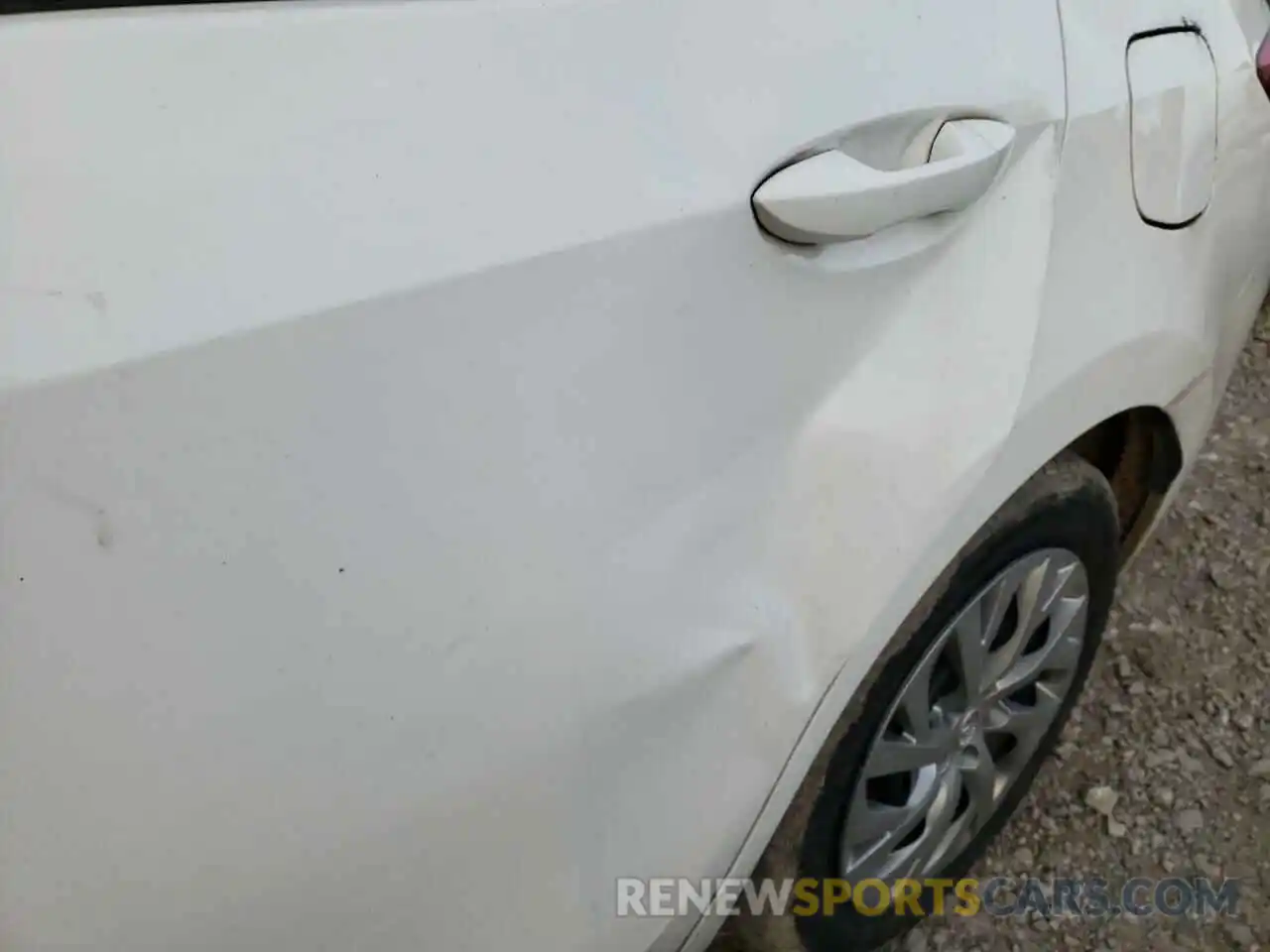 9 Photograph of a damaged car 2T1BURHE7KC162170 TOYOTA COROLLA 2019