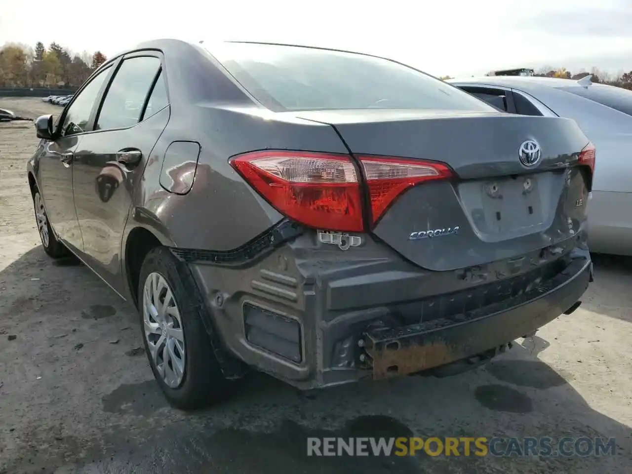 3 Photograph of a damaged car 2T1BURHE7KC162685 TOYOTA COROLLA 2019