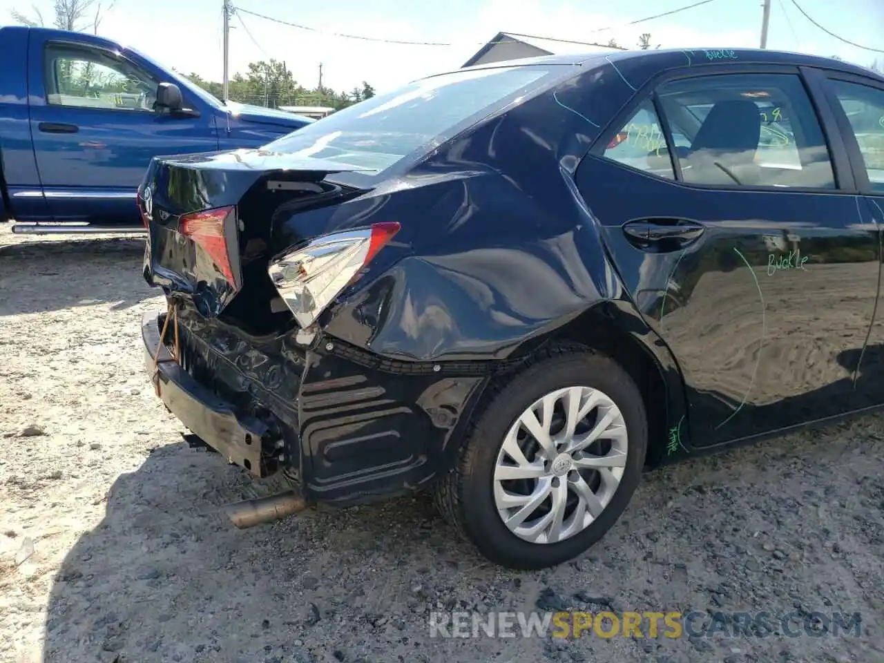 9 Photograph of a damaged car 2T1BURHE7KC162797 TOYOTA COROLLA 2019