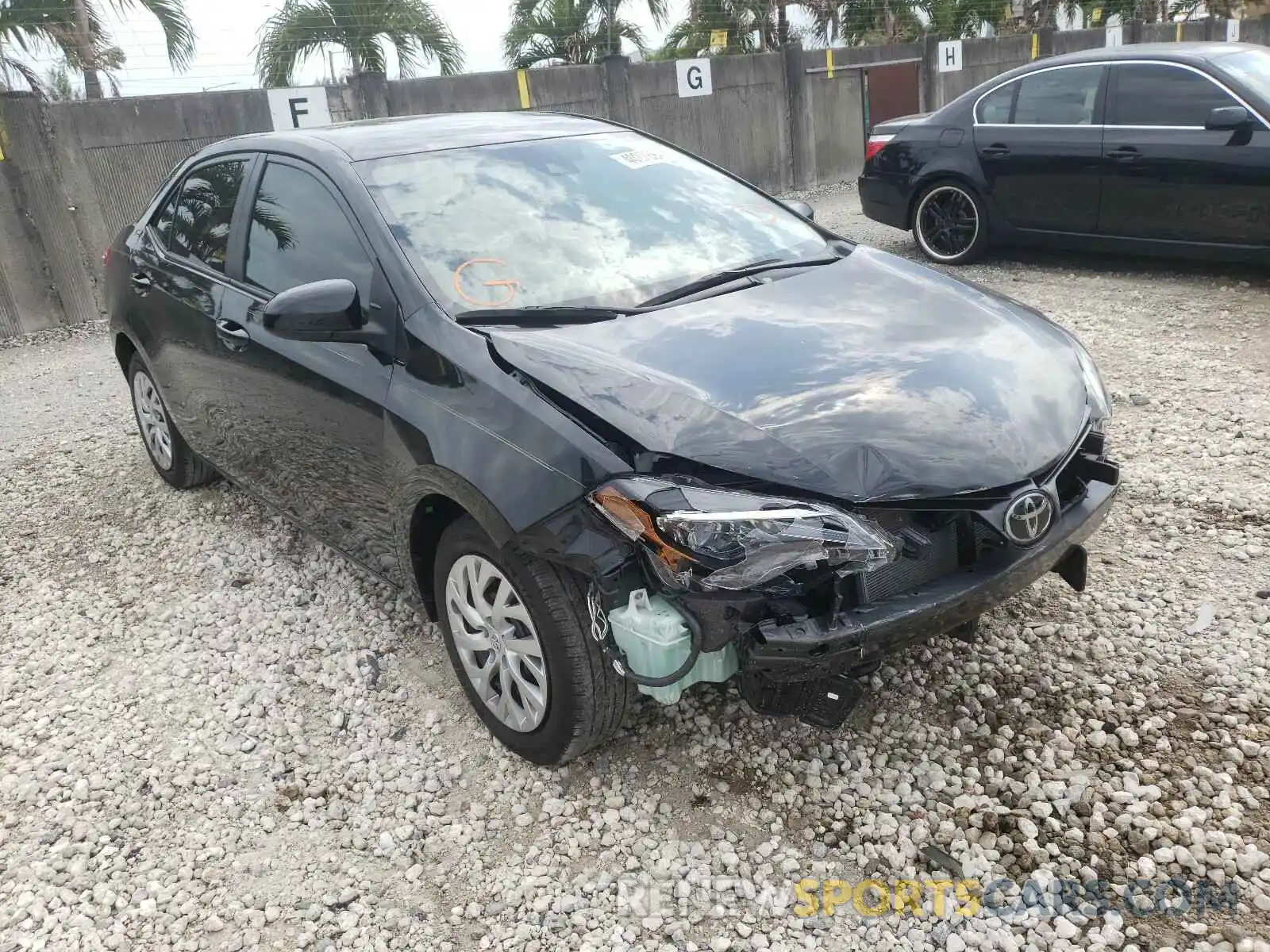 1 Photograph of a damaged car 2T1BURHE7KC164419 TOYOTA COROLLA 2019