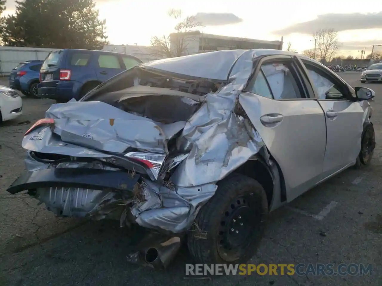 4 Photograph of a damaged car 2T1BURHE7KC167580 TOYOTA COROLLA 2019