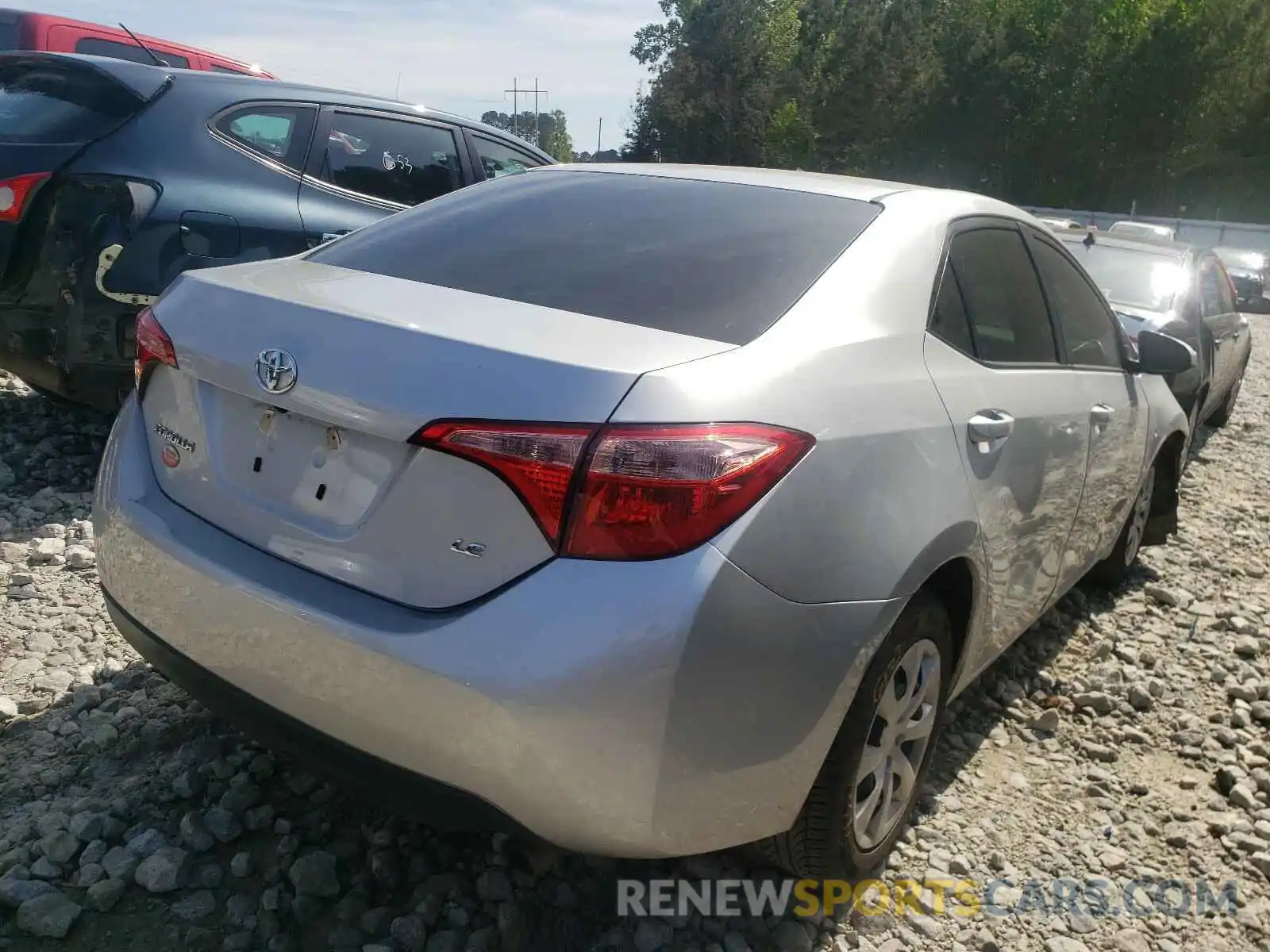 4 Photograph of a damaged car 2T1BURHE7KC169023 TOYOTA COROLLA 2019