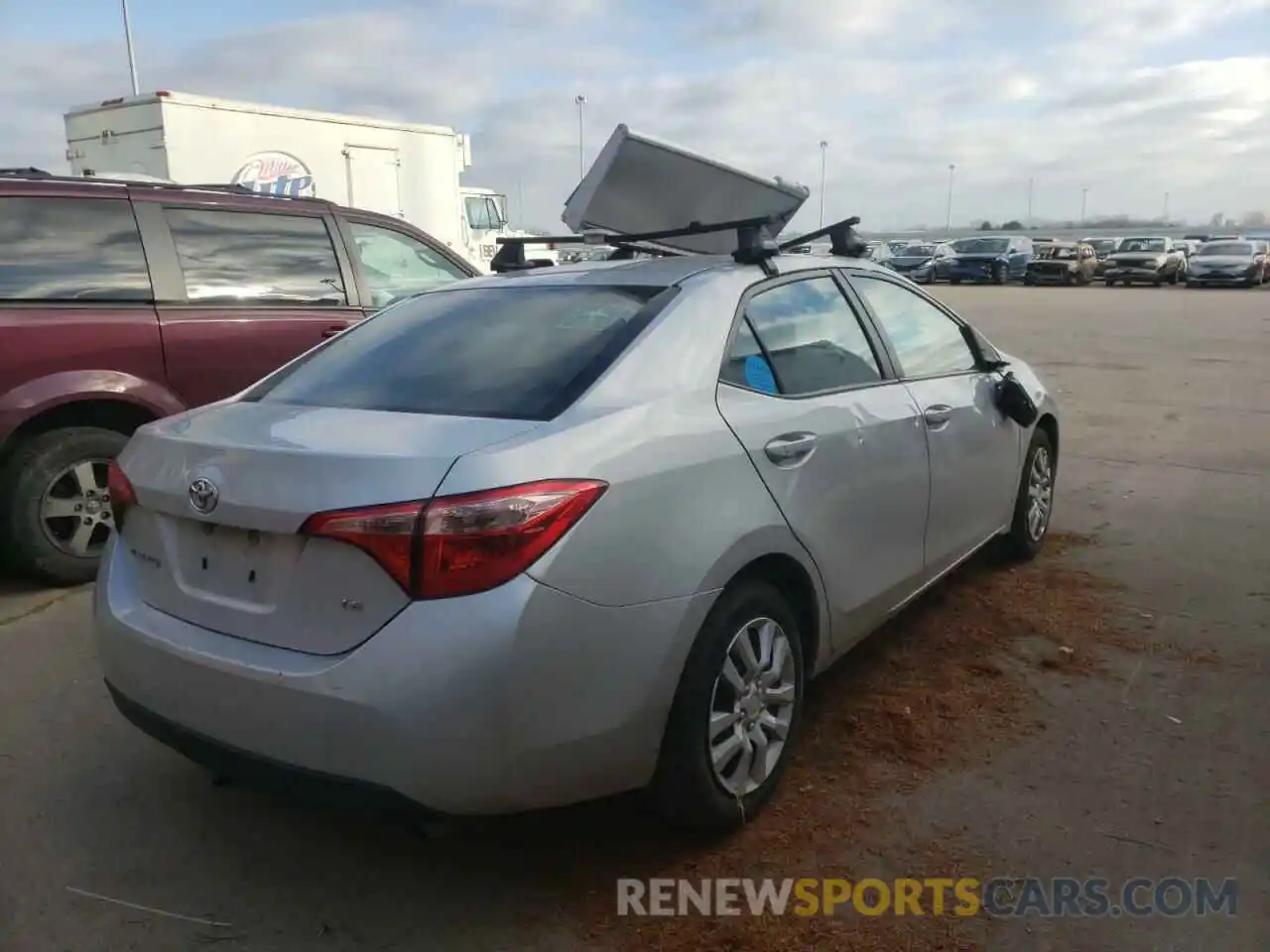 4 Photograph of a damaged car 2T1BURHE7KC170222 TOYOTA COROLLA 2019