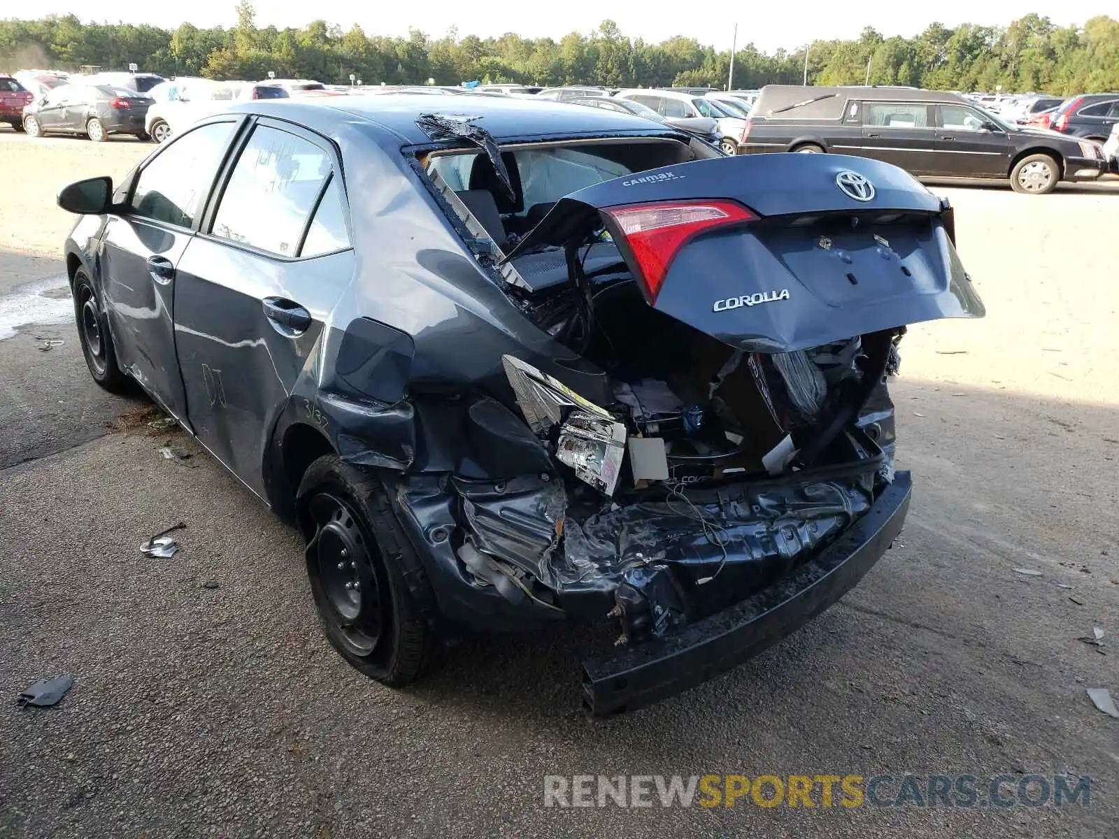 3 Photograph of a damaged car 2T1BURHE7KC170401 TOYOTA COROLLA 2019