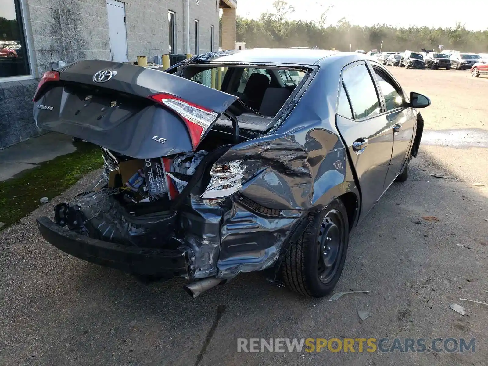 4 Photograph of a damaged car 2T1BURHE7KC170401 TOYOTA COROLLA 2019