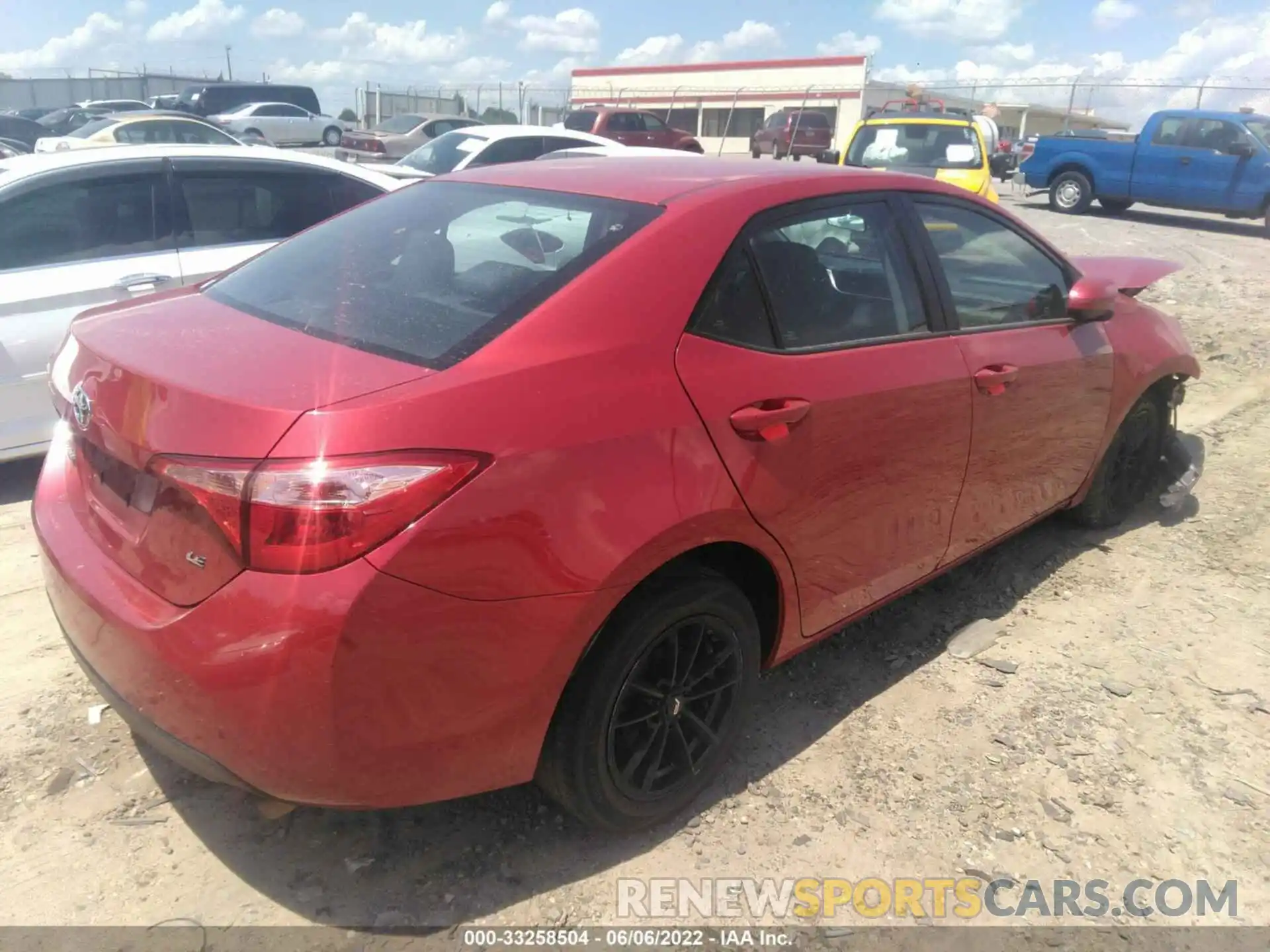 4 Photograph of a damaged car 2T1BURHE7KC170768 TOYOTA COROLLA 2019