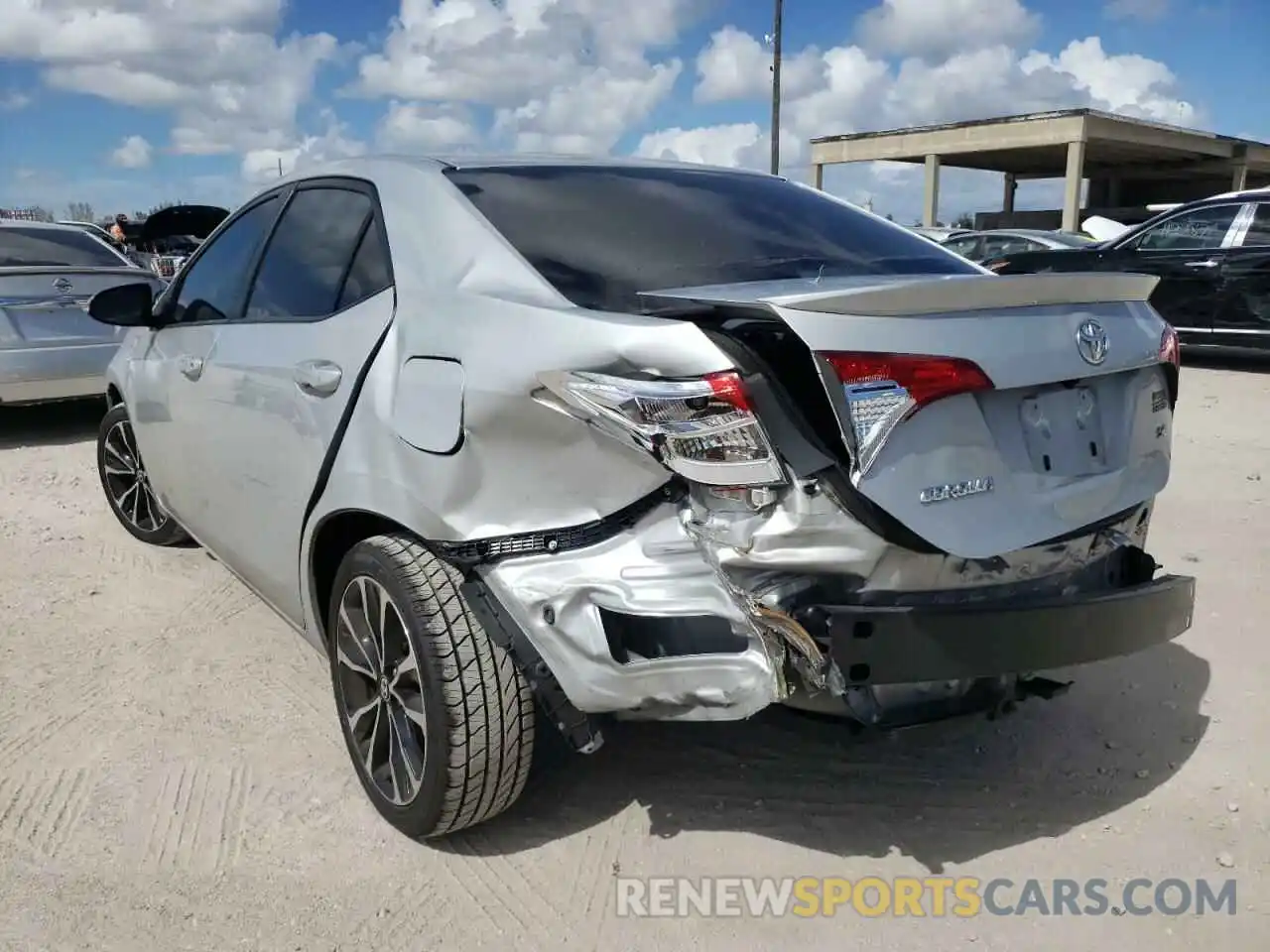 3 Photograph of a damaged car 2T1BURHE7KC171175 TOYOTA COROLLA 2019