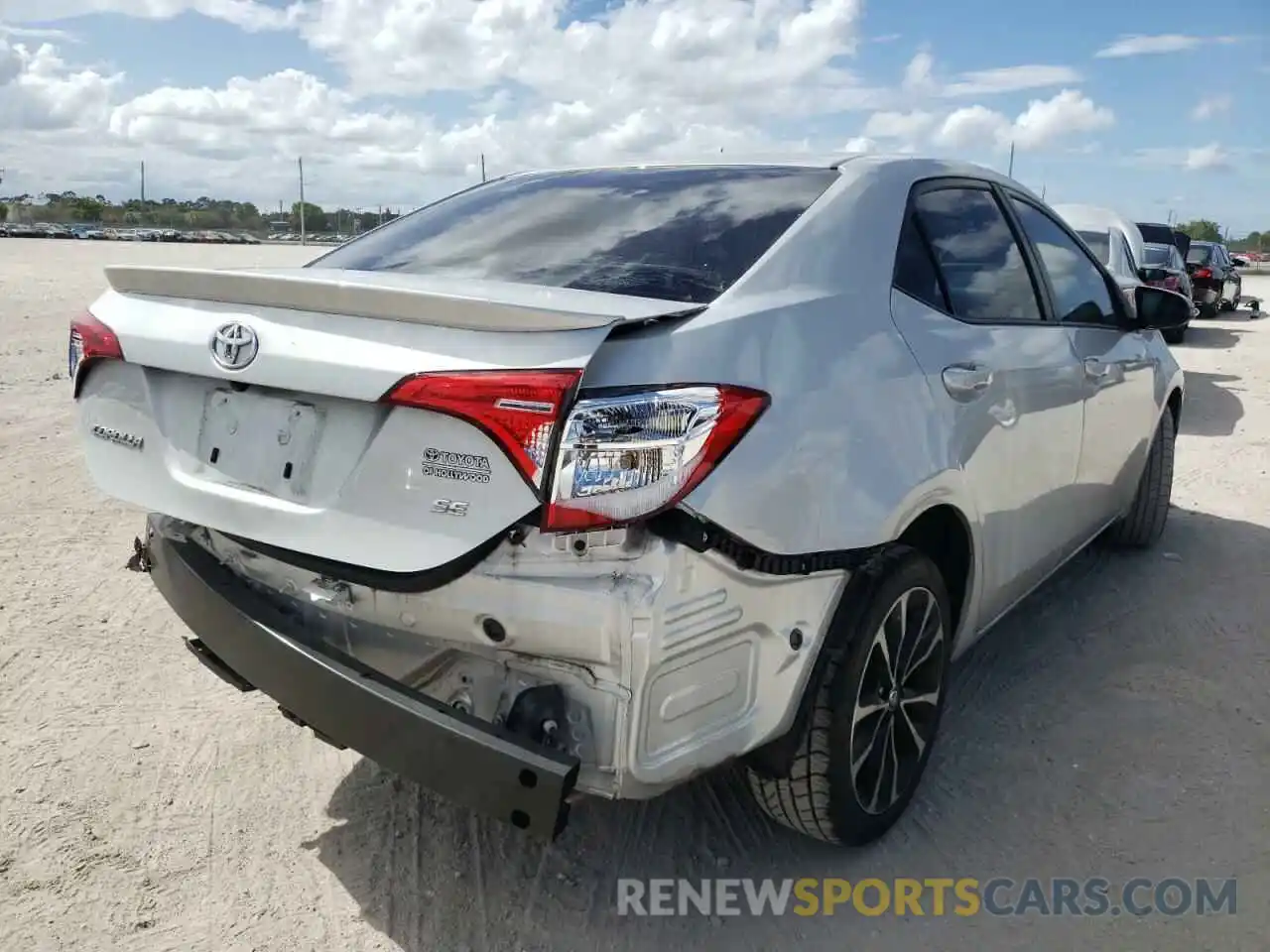 4 Photograph of a damaged car 2T1BURHE7KC171175 TOYOTA COROLLA 2019