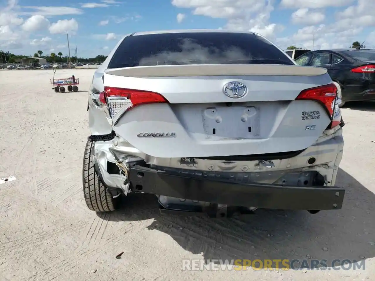 9 Photograph of a damaged car 2T1BURHE7KC171175 TOYOTA COROLLA 2019