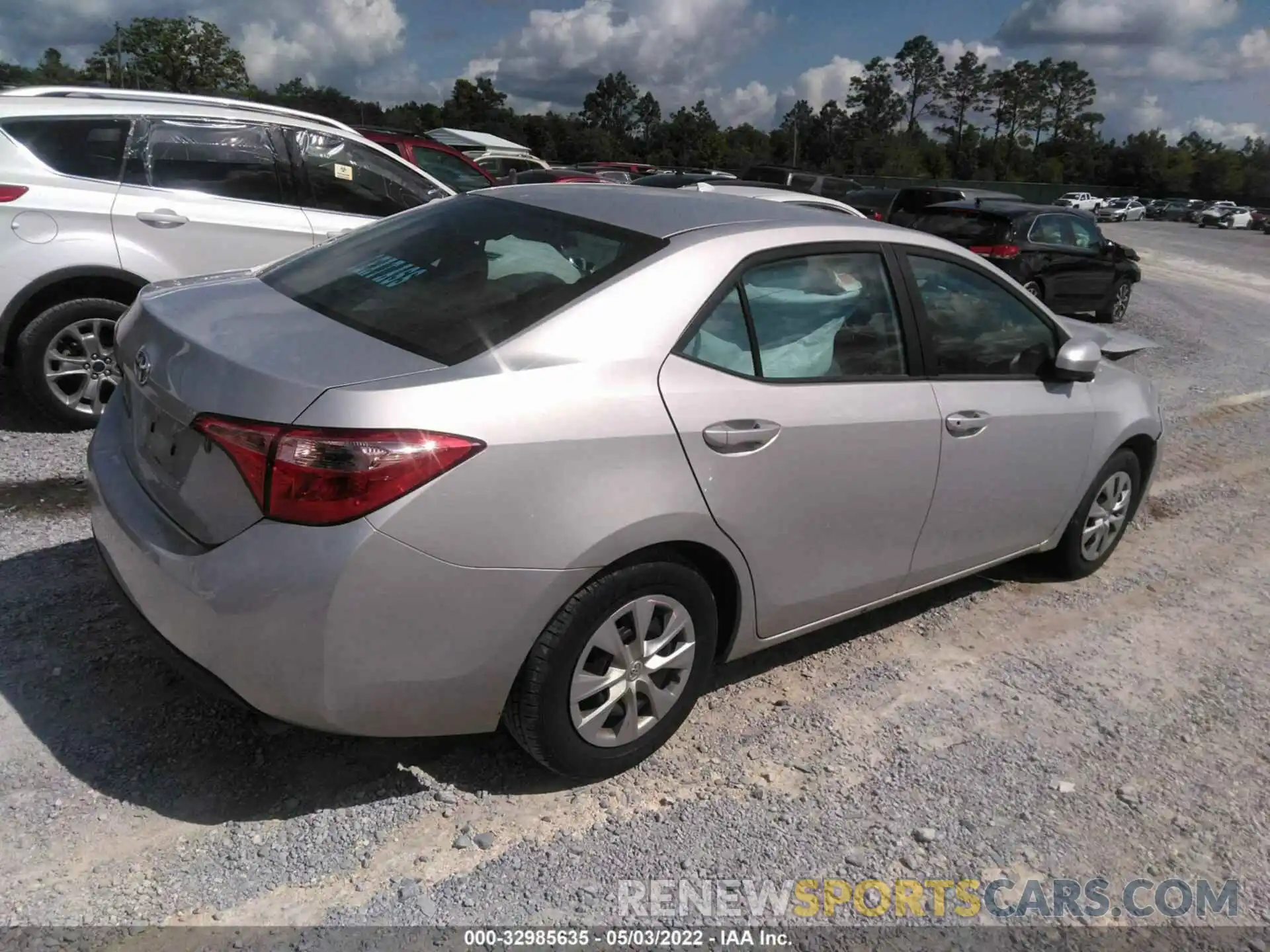 4 Photograph of a damaged car 2T1BURHE7KC171368 TOYOTA COROLLA 2019