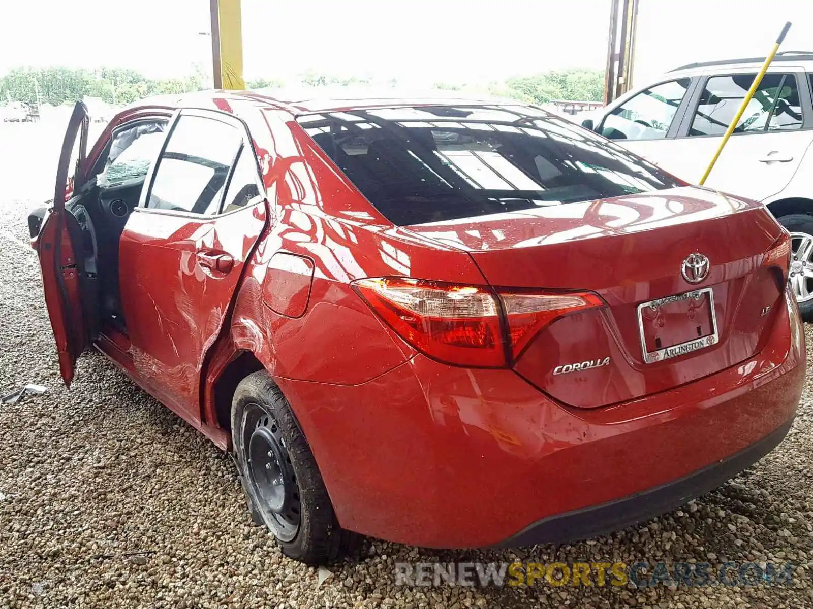 3 Photograph of a damaged car 2T1BURHE7KC172133 TOYOTA COROLLA 2019