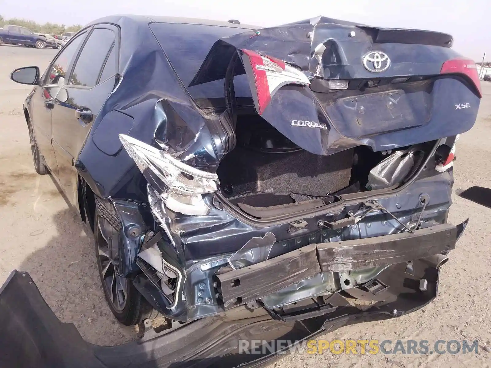 9 Photograph of a damaged car 2T1BURHE7KC173394 TOYOTA COROLLA 2019